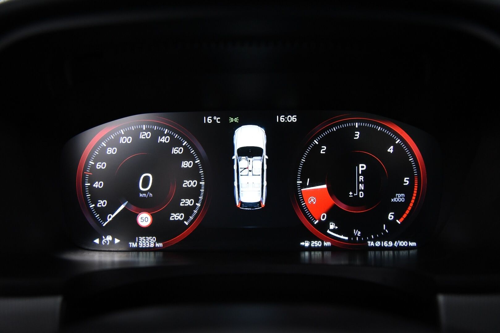Volvo V90 2020 D3 Business R-Design aut / Adapt. Vakkari / Panorama / H&K / Koukku / P-kamera / BLIS / Muistipenkki / Apple&Android - 2 omisteinen Suomi-Auto merkkihuollettuna!