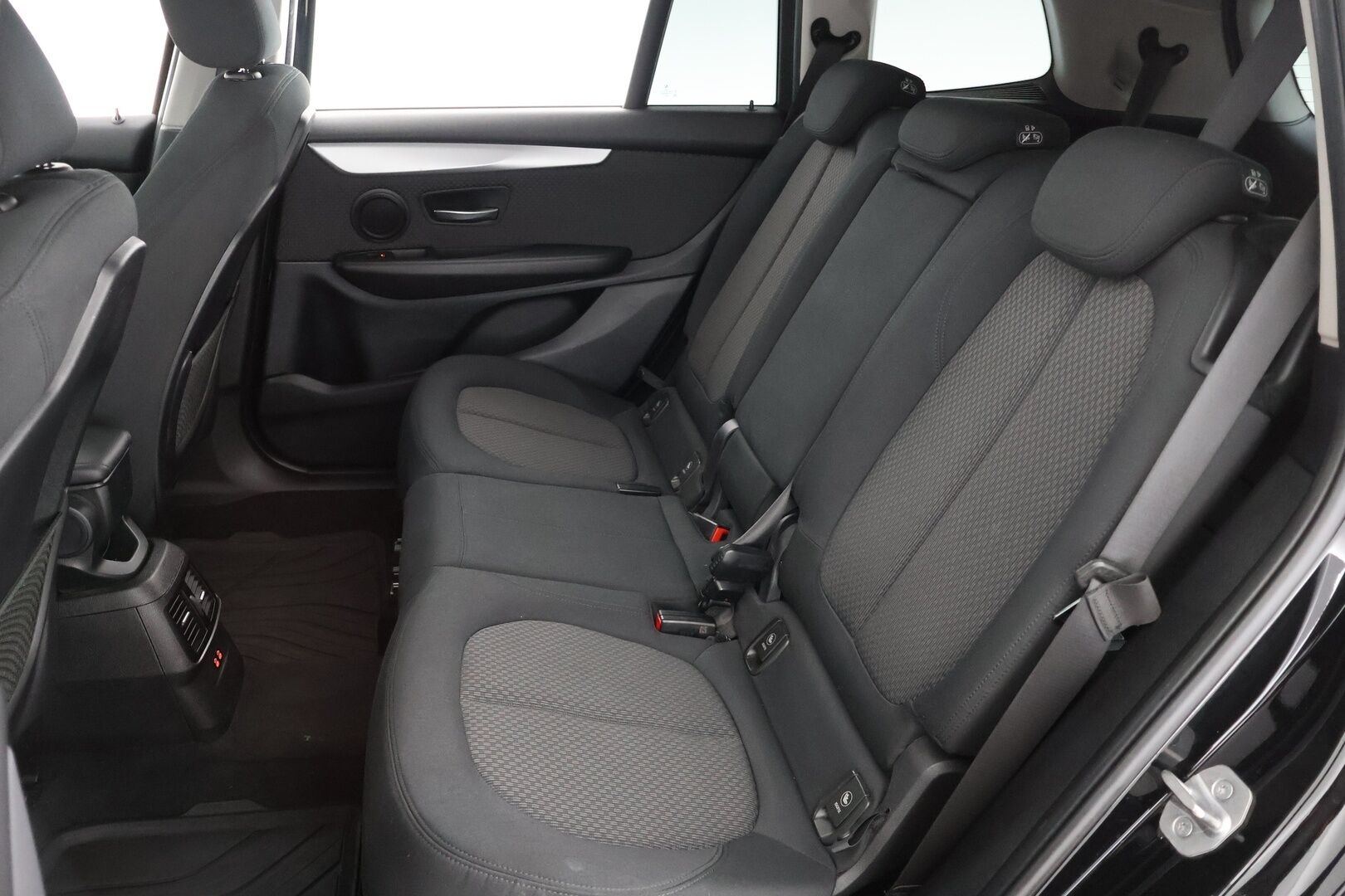 BMW 216 2019 F46 Gran Tourer 216d A Business - 7-paik | Comfort Access | LED | P-tutka | Sähk. takaluukku