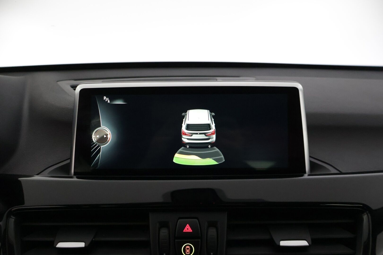 BMW X1 2016 F48 sDrive18d A Business* Tutka / Puolnahat / Navi / koukku / sähköinen takaluukku * - * Kahdet hyvät renkaat alumiinivanteilla / Hyvin huollettu *