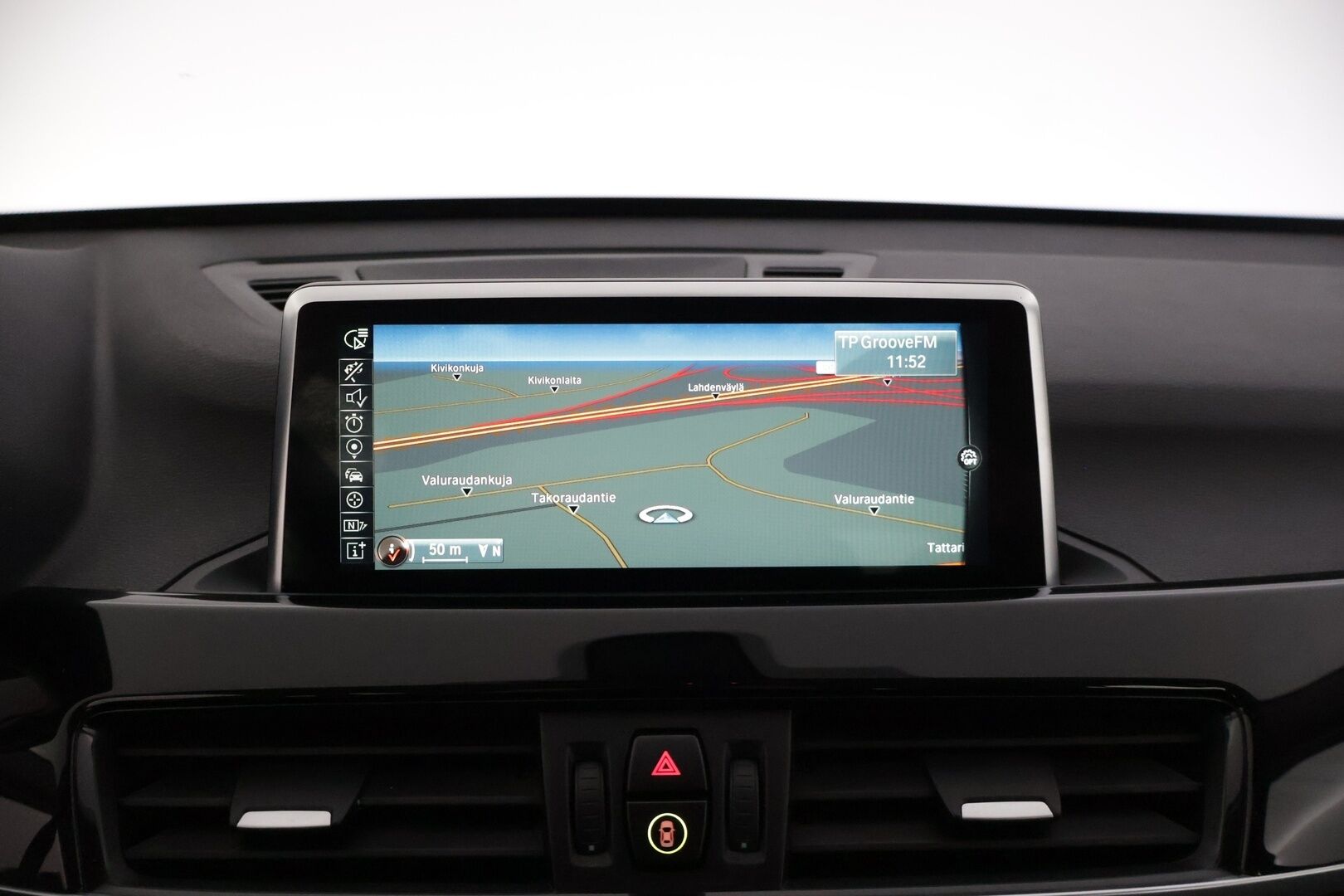 BMW X1 2016 F48 sDrive18d A Business* Tutka / Puolnahat / Navi / koukku / sähköinen takaluukku * - * Kahdet hyvät renkaat alumiinivanteilla / Hyvin huollettu *