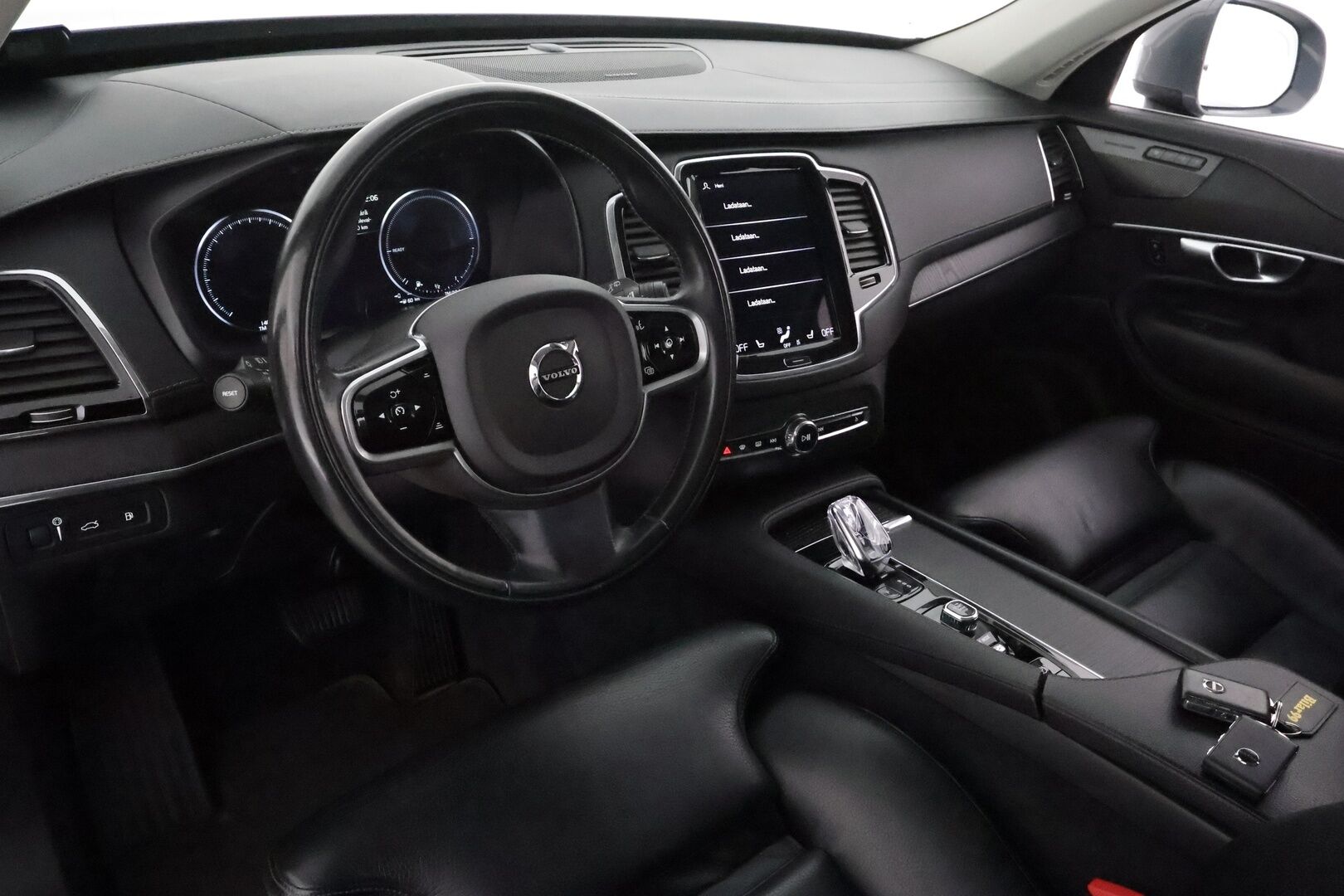 Volvo XC90 2020 T8 TwE AWD Inscription aut **H&K / Panorama / Muistipenkit / P.kamera / Adapt.vakkari / Sporttinahat / Koukku / BLIS** - 3,99 % KORKOTARJOUS TÄHÄN AUTOON - 1-om Suomi-auto / Polestar optimointi / Merkkihuollettu / Kahdet renkaat aluvanteilla  