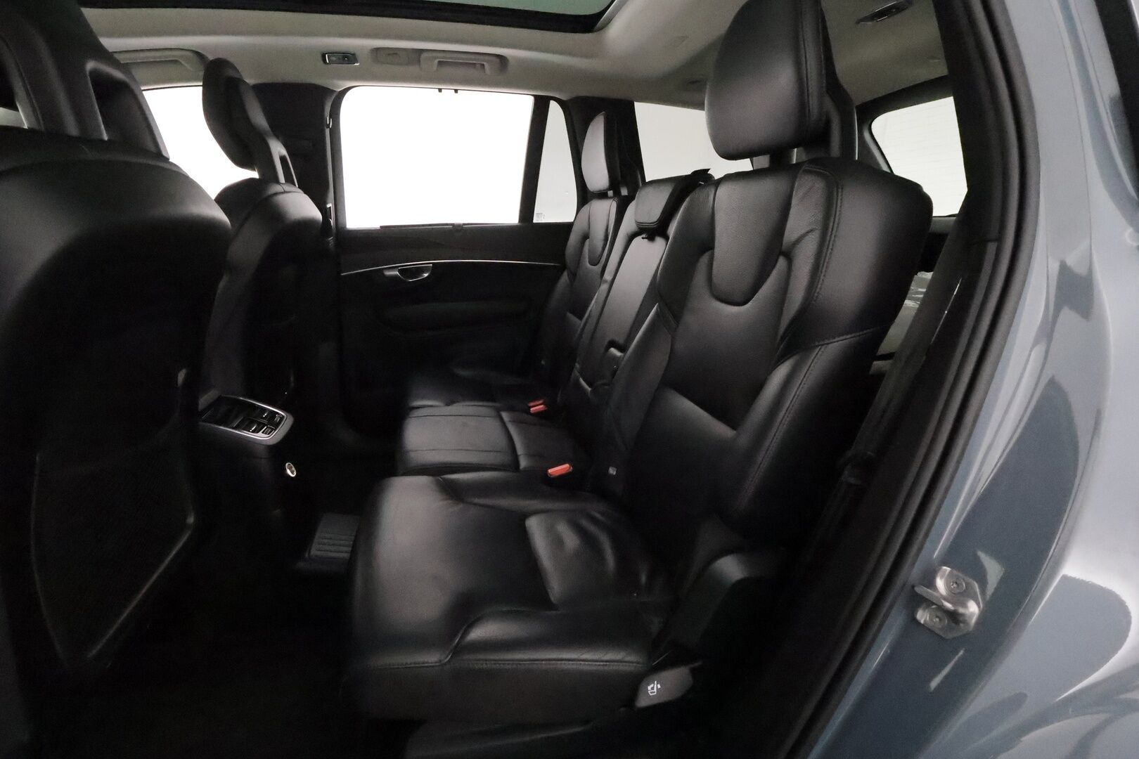 Volvo XC90 2020 T8 TwE AWD Inscription aut **H&K / Panorama / Muistipenkit / P.kamera / Adapt.vakkari / Sporttinahat / Koukku / BLIS** - 3,99 % KORKOTARJOUS TÄHÄN AUTOON - 1-om Suomi-auto / Polestar optimointi / Merkkihuollettu / Kahdet renkaat aluvanteilla  
