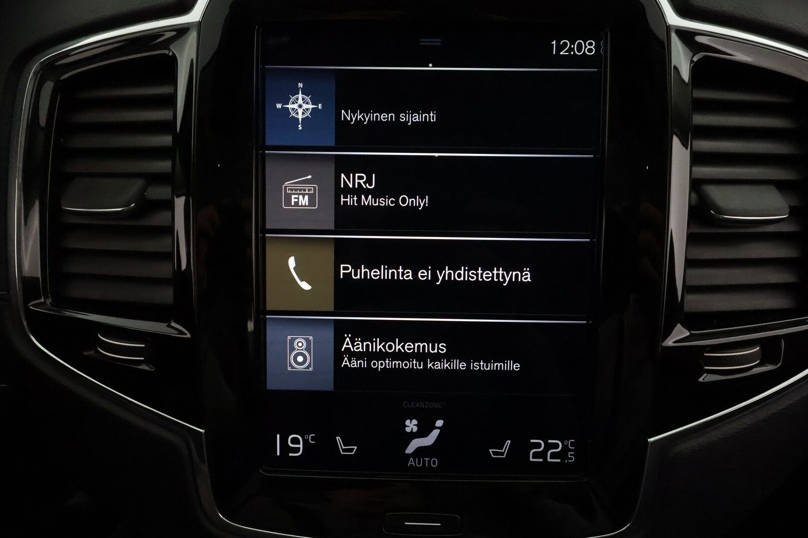 Volvo XC90 2020 T8 TwE AWD Inscription aut **H&K / Panorama / Muistipenkit / P.kamera / Adapt.vakkari / Sporttinahat / Koukku / BLIS** - 3,99 % KORKOTARJOUS TÄHÄN AUTOON - 1-om Suomi-auto / Polestar optimointi / Merkkihuollettu / Kahdet renkaat aluvanteilla  