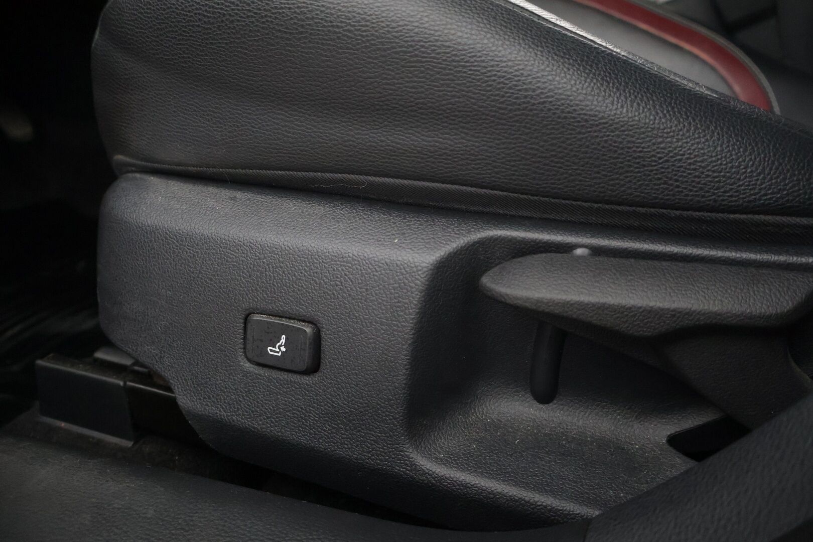 Toyota Corolla 2019 Touring Sports 2,0 Hybrid Premium - *HUD / Adapt. vakkari / Peruutuskamera / Nahkasisusta / Vetokoukku / JBL Audio / 2x Toyotan aluvanteet / Merkkihuollettu / Upea väriyhdistelmä*