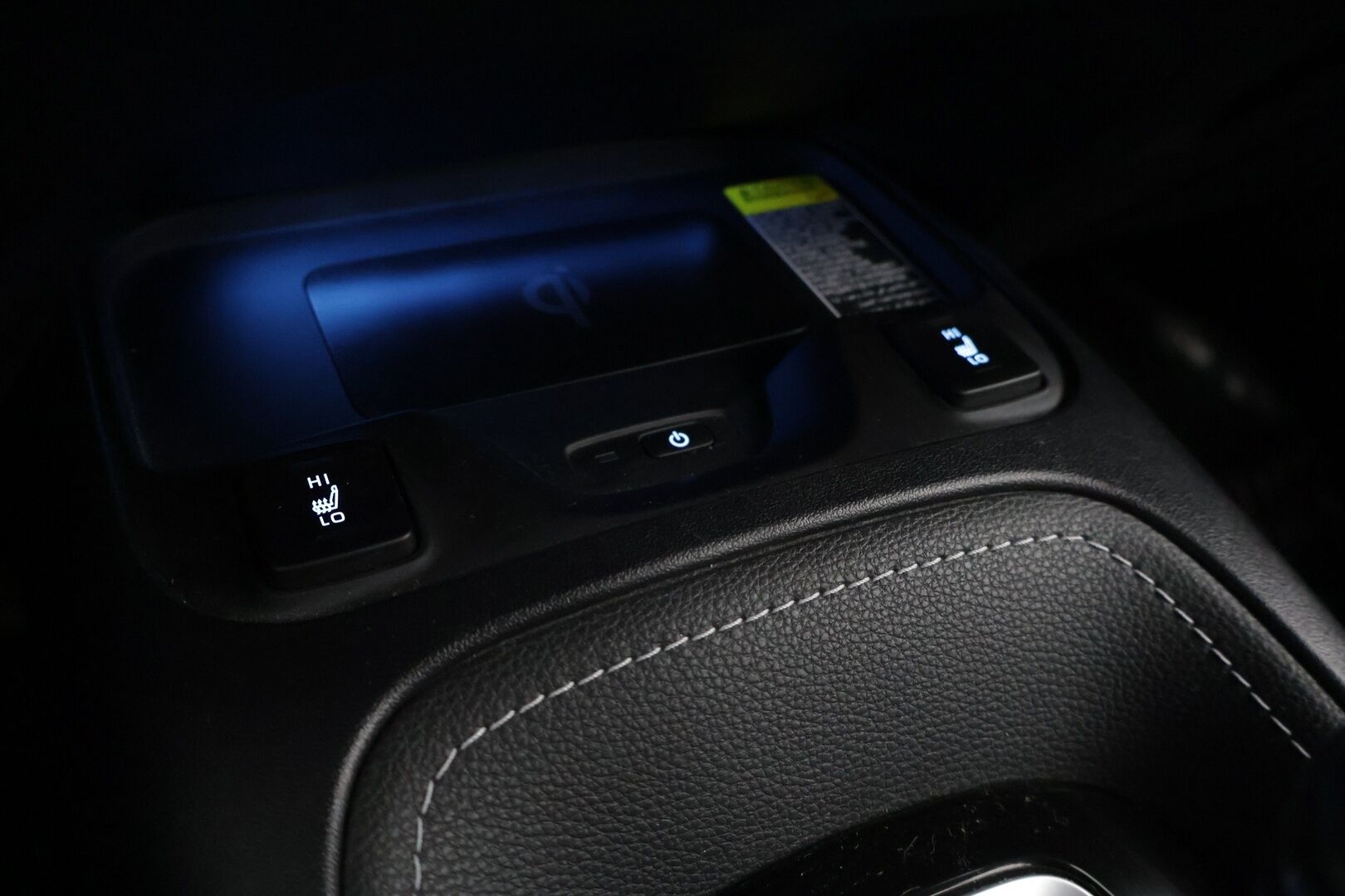 Toyota Corolla 2019 Touring Sports 2,0 Hybrid Premium - *HUD / Adapt. vakkari / Peruutuskamera / Nahkasisusta / Vetokoukku / JBL Audio / 2x Toyotan aluvanteet / Merkkihuollettu / Upea väriyhdistelmä*