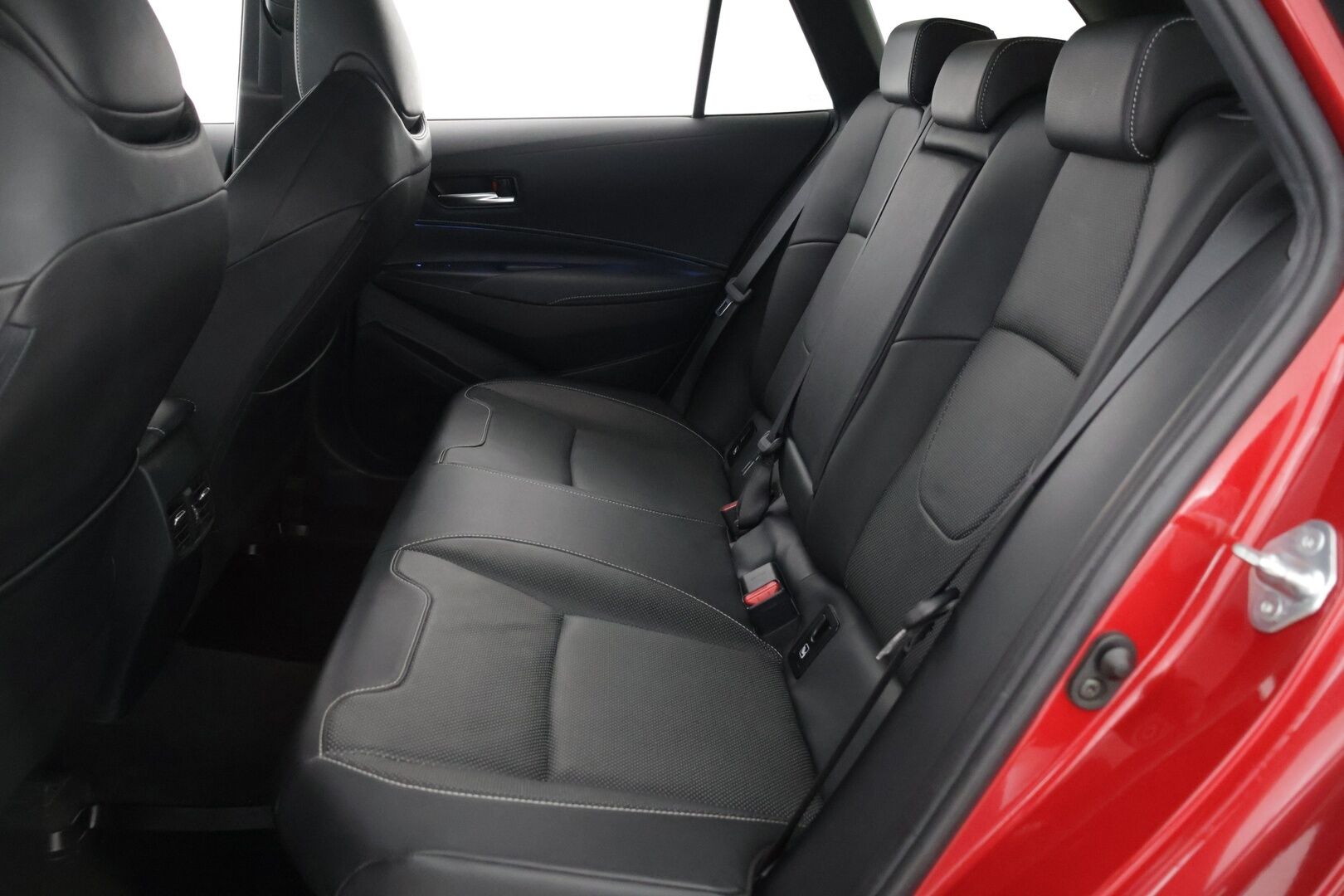 Toyota Corolla 2019 Touring Sports 2,0 Hybrid Premium - *HUD / Adapt. vakkari / Peruutuskamera / Nahkasisusta / Vetokoukku / JBL Audio / 2x Toyotan aluvanteet / Merkkihuollettu / Upea väriyhdistelmä*