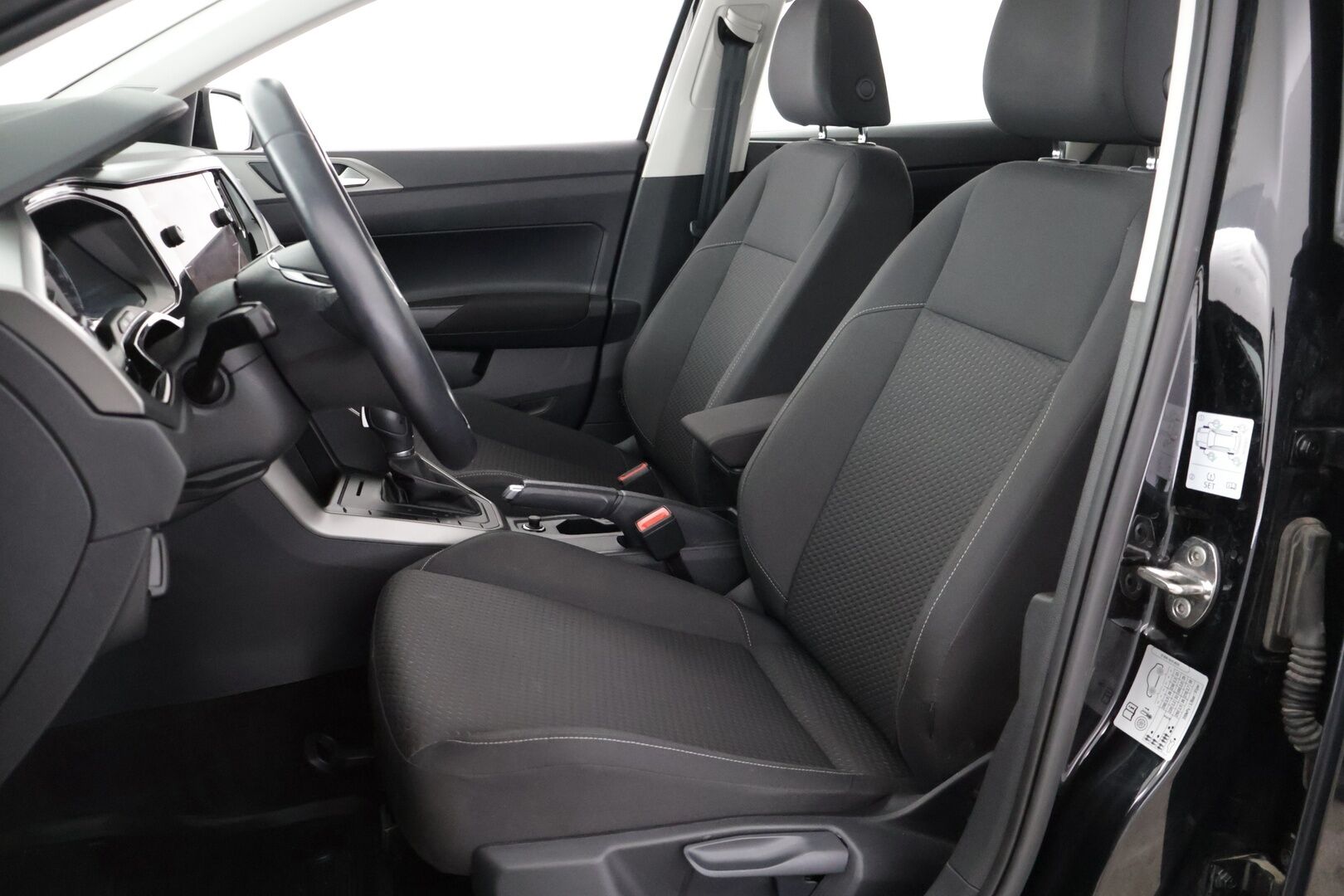 Volkswagen Polo 2019 Comfortline 1,0 TSI 70 kW (95 hv) DSG - Vakkari | Kahdet renkaat | Jakopää tehty ja juuri huollettu 6/26 | Tutkat | Apple ja Android Auto 