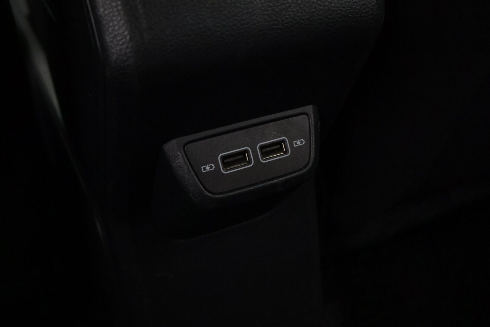Volkswagen Polo 2019 Comfortline 1,0 TSI 70 kW (95 hv) DSG - Vakkari | Kahdet renkaat | Jakopää tehty ja juuri huollettu 6/26 | Tutkat | Apple ja Android Auto 