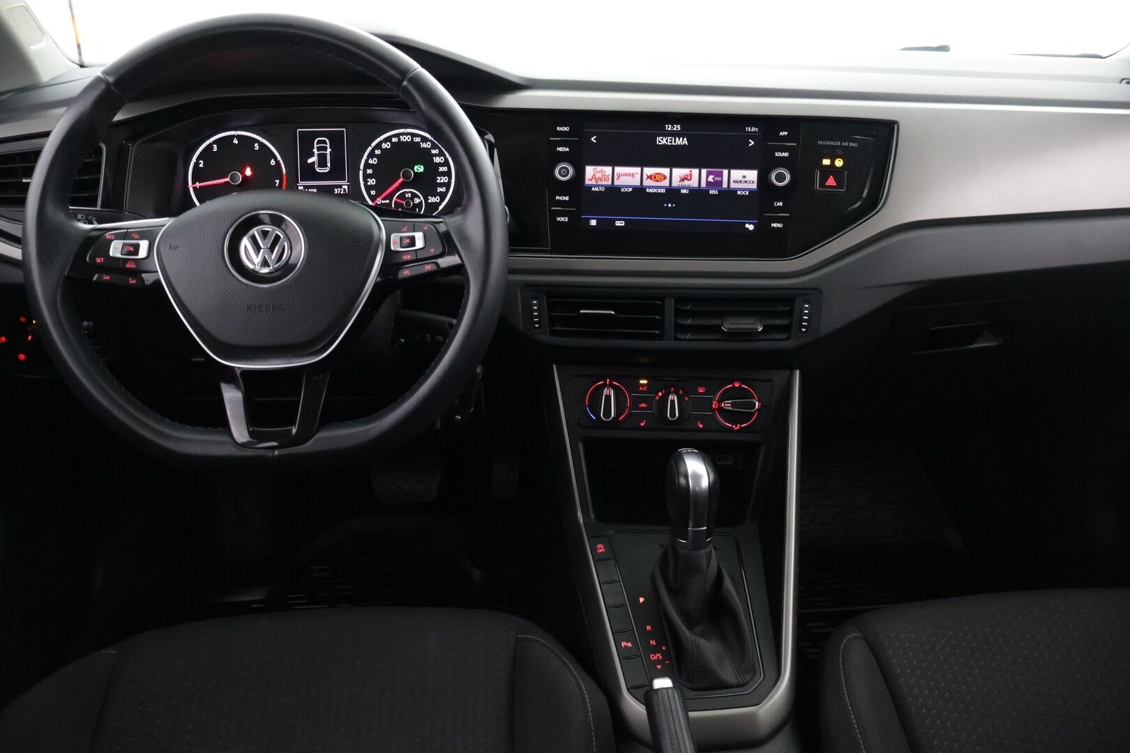 Volkswagen Polo 2019 Comfortline 1,0 TSI 70 kW (95 hv) DSG - Vakkari | Kahdet renkaat | Jakopää tehty ja juuri huollettu 6/26 | Tutkat | Apple ja Android Auto 