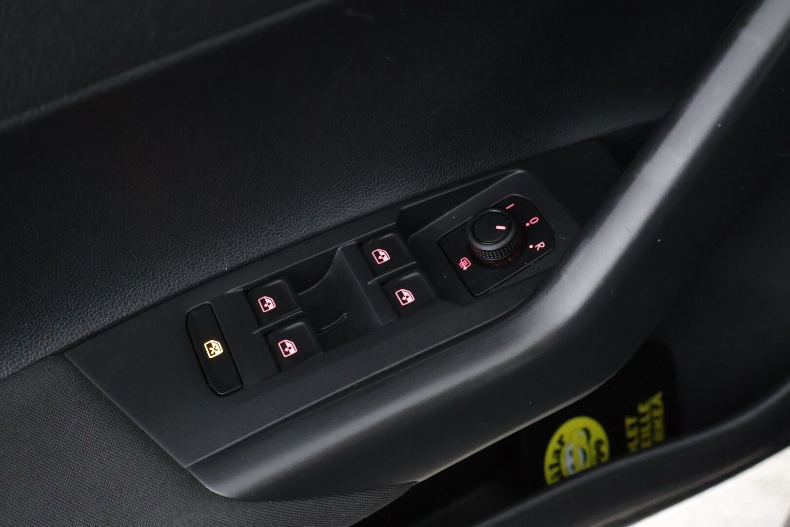 Volkswagen Polo 2019 Comfortline 1,0 TSI 70 kW (95 hv) DSG - Vakkari | Kahdet renkaat | Jakopää tehty ja juuri huollettu 6/26 | Tutkat | Apple ja Android Auto 