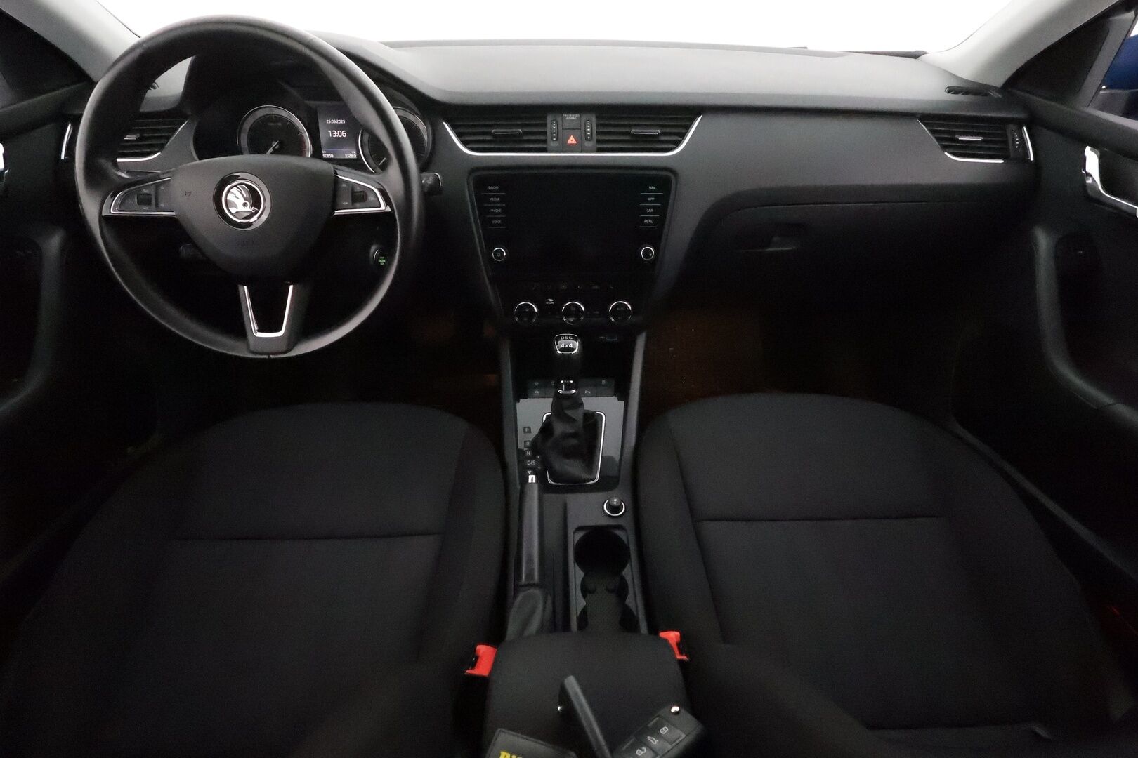 Skoda Octavia 2019 Combi 2,0 TSI 190 4x4 Style BusinessLine DSG **Webasto / Adapt.Vakkari / LED-valot / P.kamera / Navi / Kaistavahti ** - Suomi-auto / Kahdet Renkaat