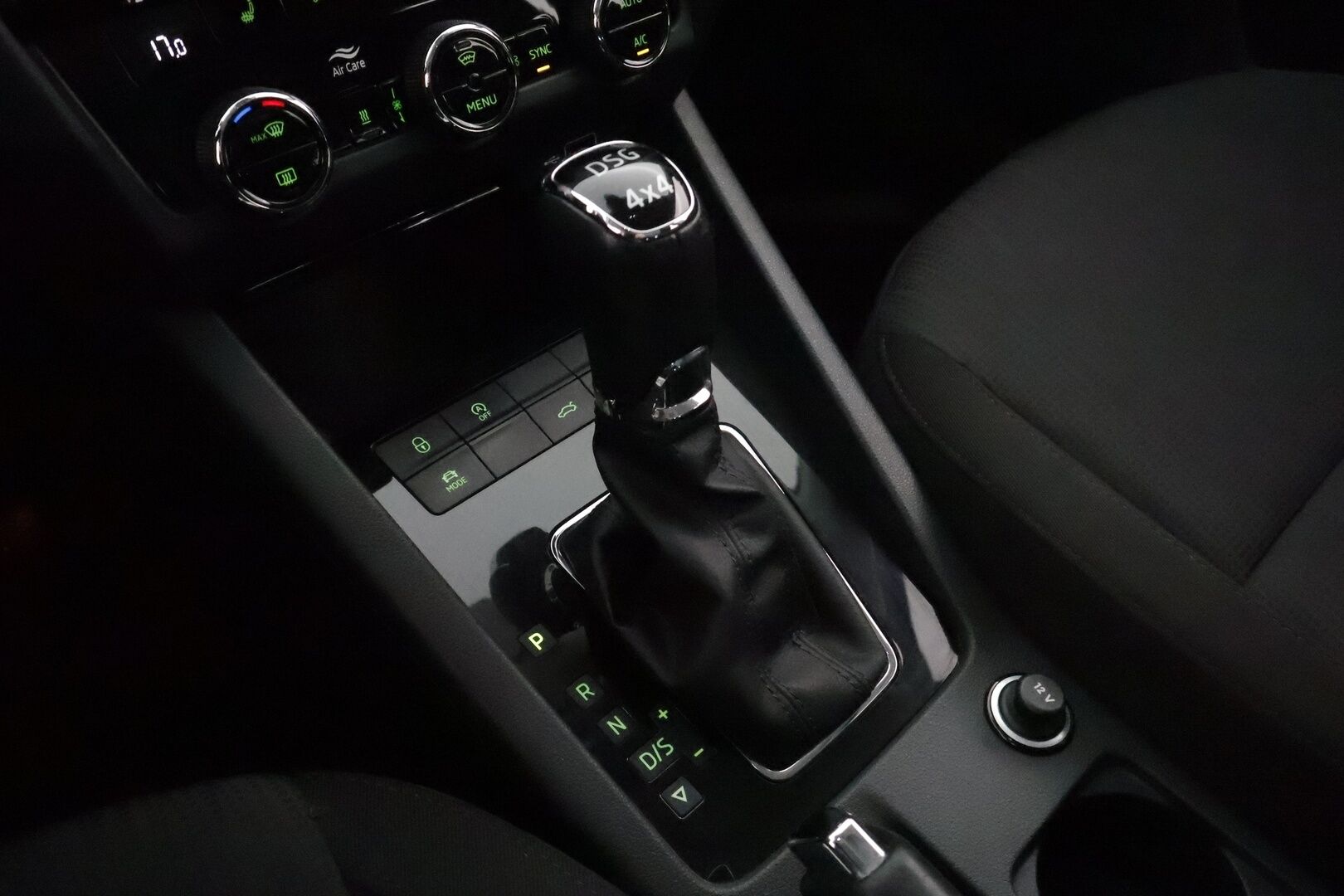 Skoda Octavia 2019 Combi 2,0 TSI 190 4x4 Style BusinessLine DSG **Webasto / Adapt.Vakkari / LED-valot / P.kamera / Navi / Kaistavahti ** - Suomi-auto / Kahdet Renkaat