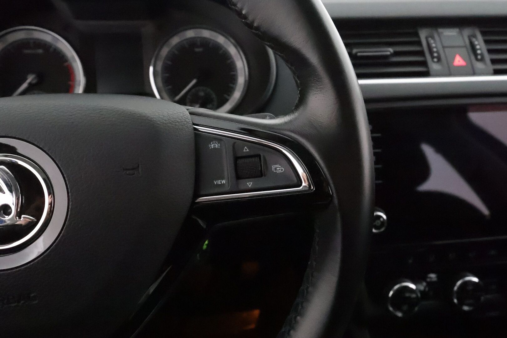Skoda Octavia 2019 Combi 2,0 TSI 190 4x4 Style BusinessLine DSG **Webasto / Adapt.Vakkari / LED-valot / P.kamera / Navi / Kaistavahti ** - Suomi-auto / Kahdet Renkaat