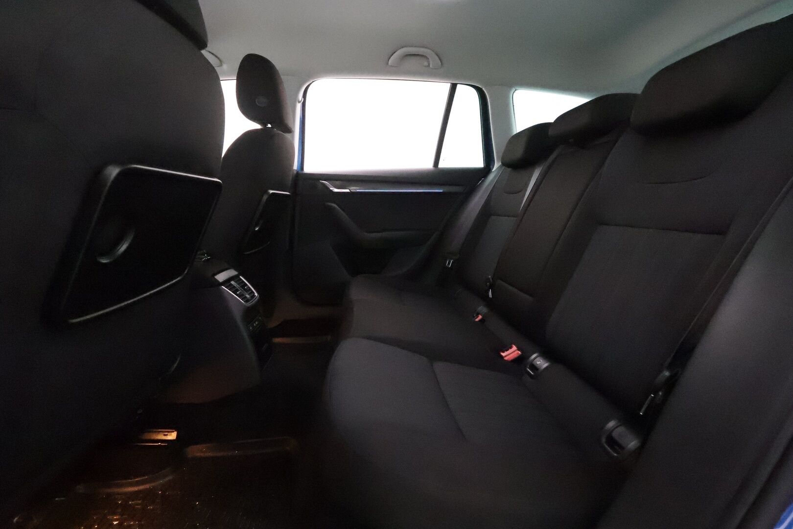 Skoda Octavia 2019 Combi 2,0 TSI 190 4x4 Style BusinessLine DSG **Webasto / Adapt.Vakkari / LED-valot / P.kamera / Navi / Kaistavahti ** - Suomi-auto / Kahdet Renkaat