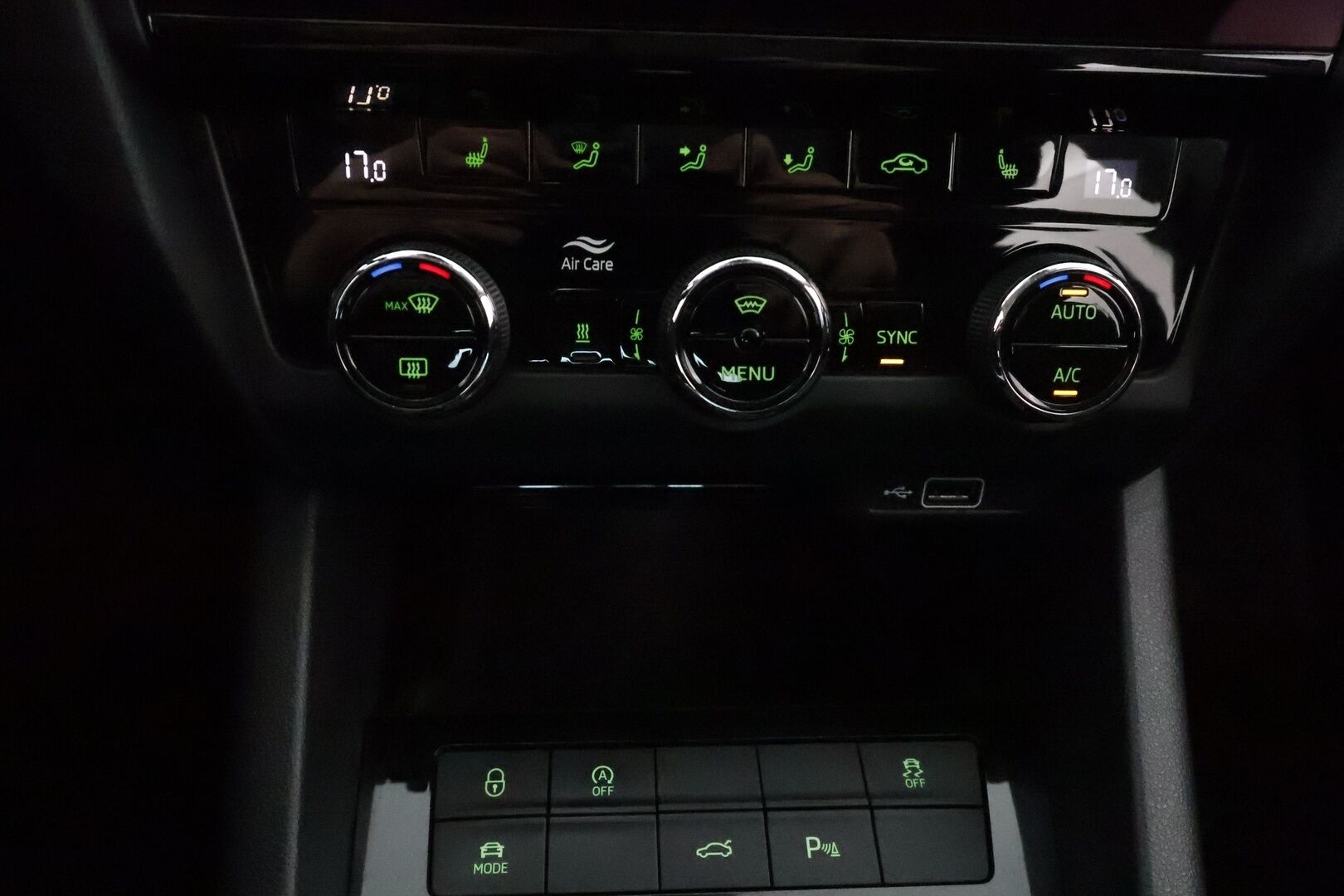 Skoda Octavia 2019 Combi 2,0 TSI 190 4x4 Style BusinessLine DSG **Webasto / Adapt.Vakkari / LED-valot / P.kamera / Navi / Kaistavahti ** - Suomi-auto / Kahdet Renkaat