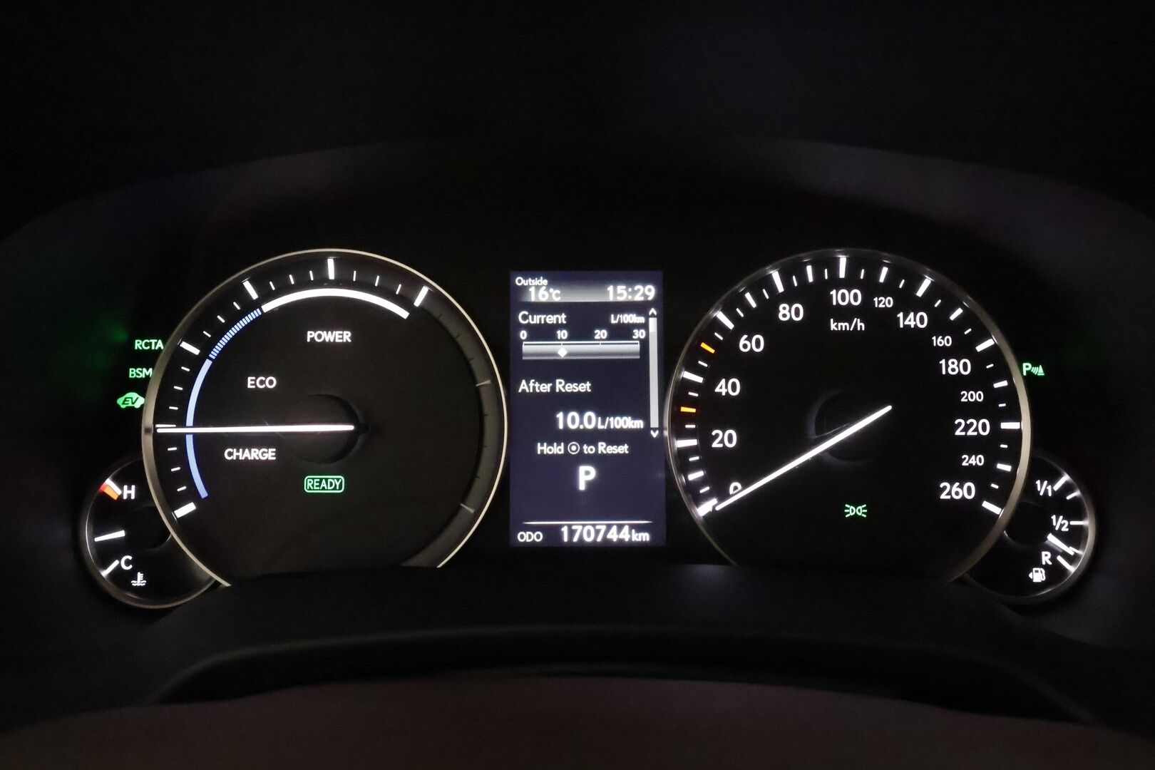 Lexus RX 2016 450h Hybrid 4WD A Executive ** HUD / 360° Kamera / LED-valot / Ilmastoidut Sporttinahat Muistilla / Webasto / Navi ** - 3,99 % KORKOTARJOUS TÄHÄN AUTOON - 