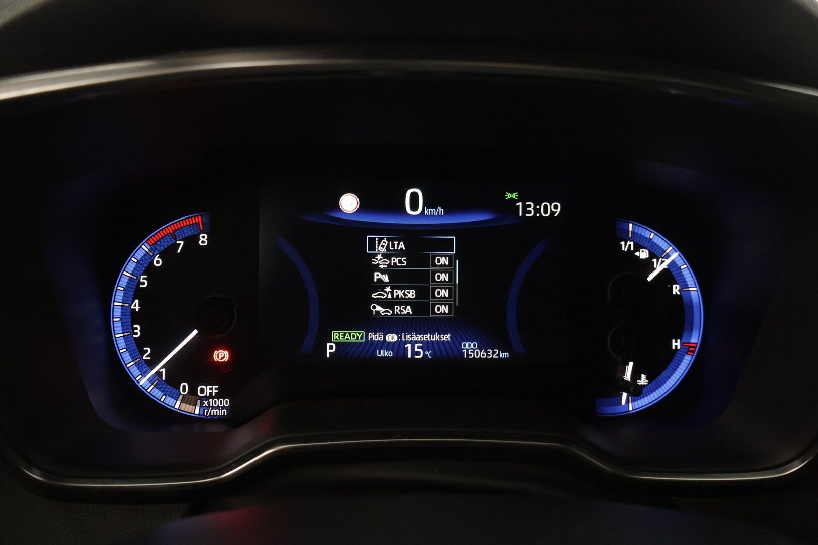 Toyota Corolla 2019 Touring Sports 2,0 Hybrid Style * ACC / P-Kamera / KeylessGo / Sähkökontti / Nahka-alcantra sisusta / Navi * - 2 x Vanteet & Renkaat / Merkkihuoltohistoria / Musta sisäkatto