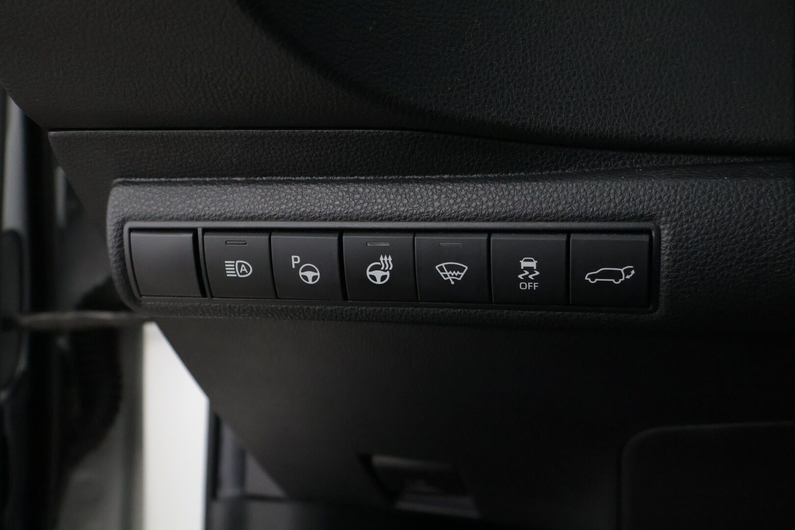 Toyota Corolla 2019 Touring Sports 2,0 Hybrid Style * ACC / P-Kamera / KeylessGo / Sähkökontti / Nahka-alcantra sisusta / Navi * - 2 x Vanteet & Renkaat / Merkkihuoltohistoria / Musta sisäkatto