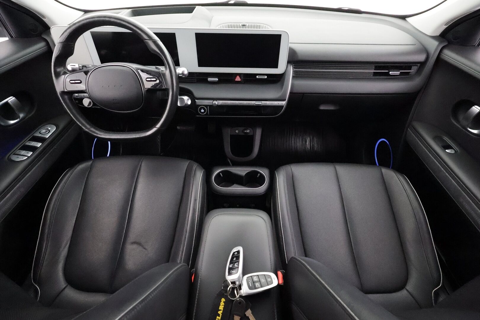 Hyundai IONIQ 5 2022 73 kWh 217 hv Style - | ACC | ILP | Koukku | HUD | BOSE | Nahkaverhoilu | Sähköpenkki | P.kamera | Ambient light | V2L | Lämm. ratti | Sähk. takaluukku | Merkkihuollot |