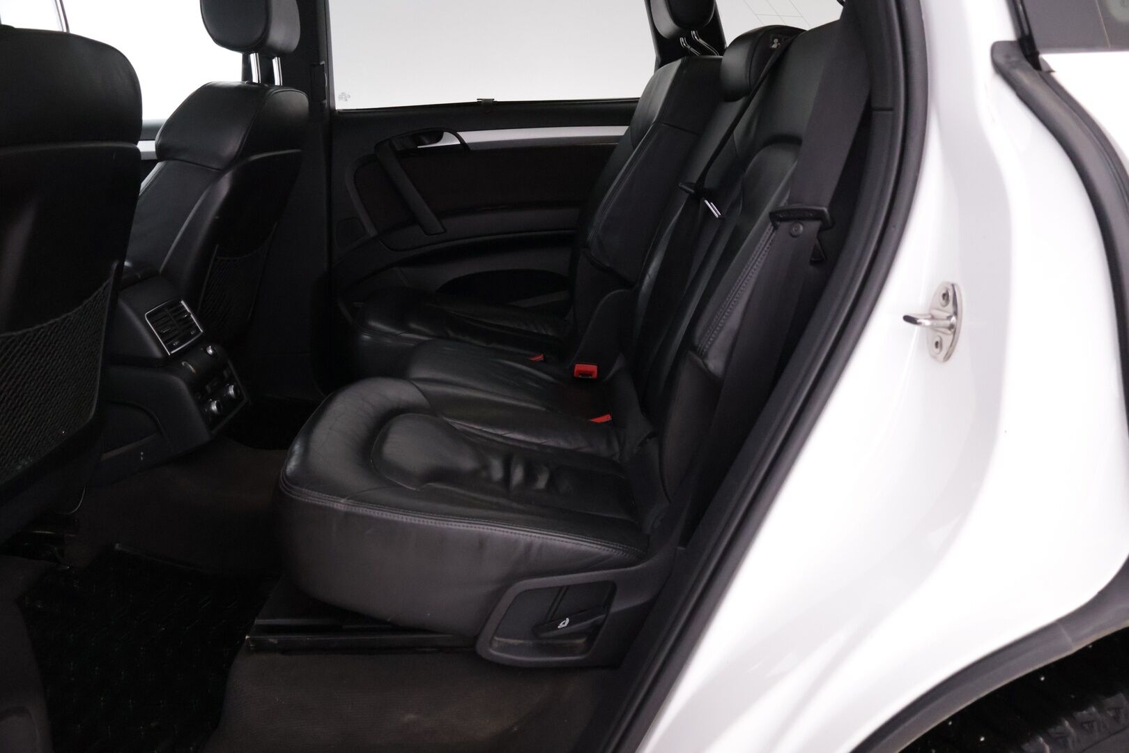 Audi Q7 2010 3,0 V6 TDI DPF 176 kW quattro tiptronic - YritysOutlet - Myydään vain yrityksille - 7- Paikkainen / Bose / Ilma-alusta / Nahat muistilla / Lohko / Koukku