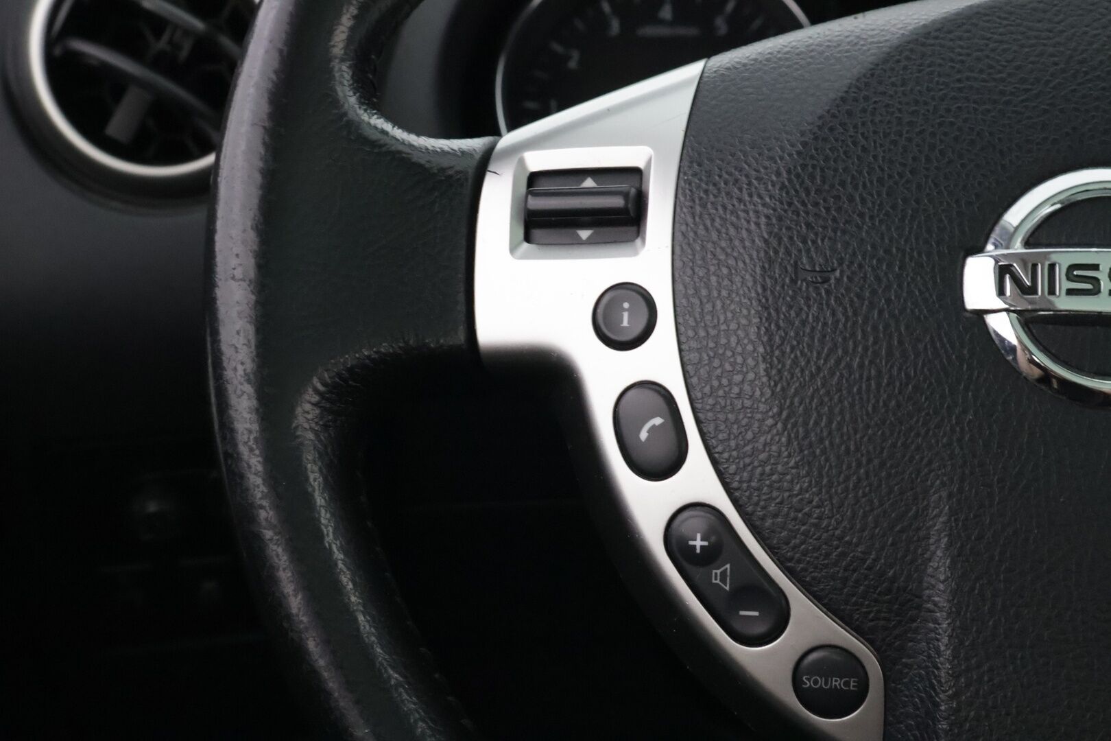 Nissan Qashqai+2 2011 2.0L Acenta 4WD 6M/T - YritysOutlet - Myydään vain yrityksille - - YritysOutlet - Myydään vain yrityksille