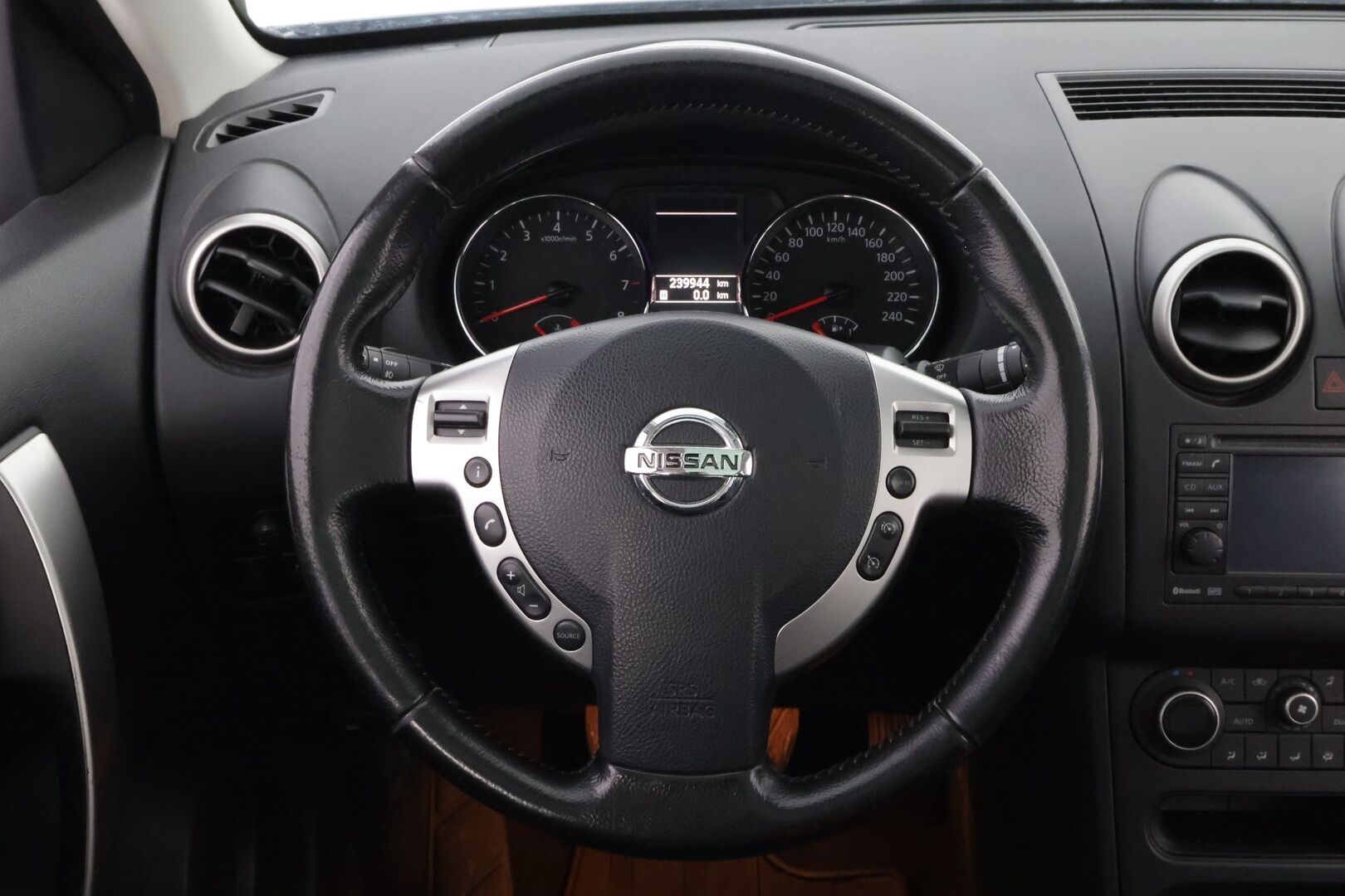 Nissan Qashqai+2 2011 2.0L Acenta 4WD 6M/T - YritysOutlet - Myydään vain yrityksille - - YritysOutlet - Myydään vain yrityksille