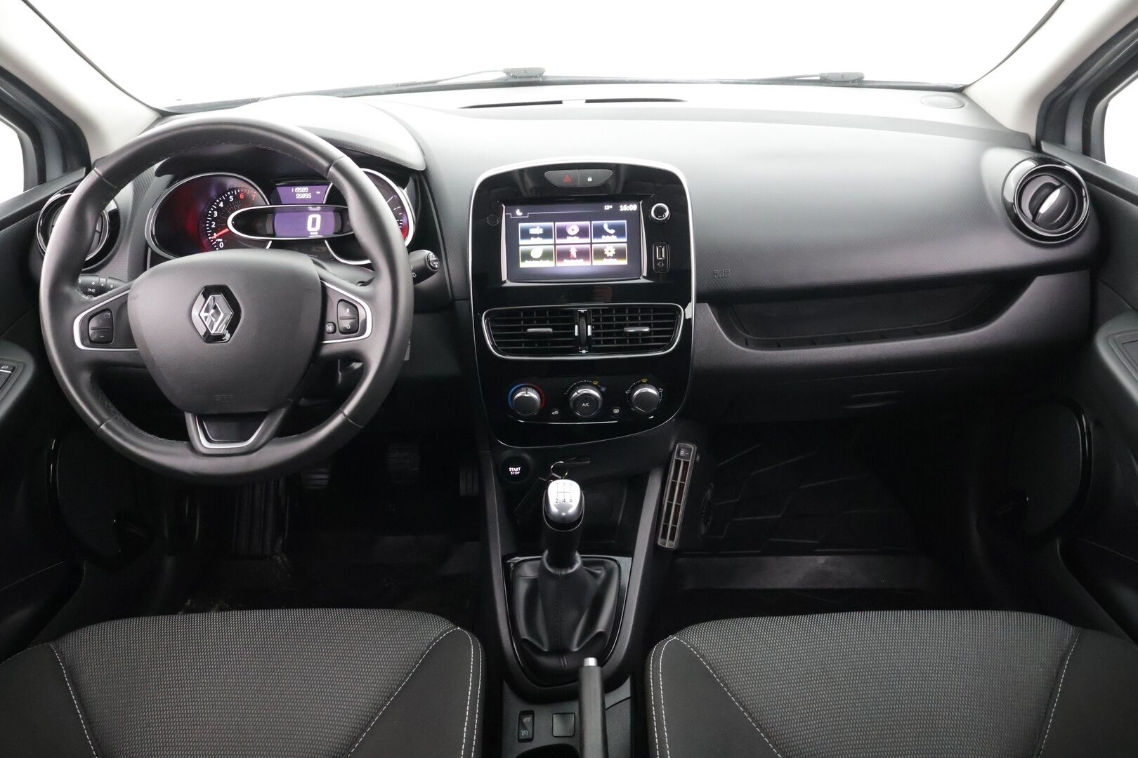 Renault Clio 2019 TCe 90 Fête / Vakkari / Navi / Lohkolämmitin+sisäpuhallin / Bluetooth / Ilmastointi - 2-om. Suomi-auto / 2x vanteet / Uudet Nokian nastarenkaat!
