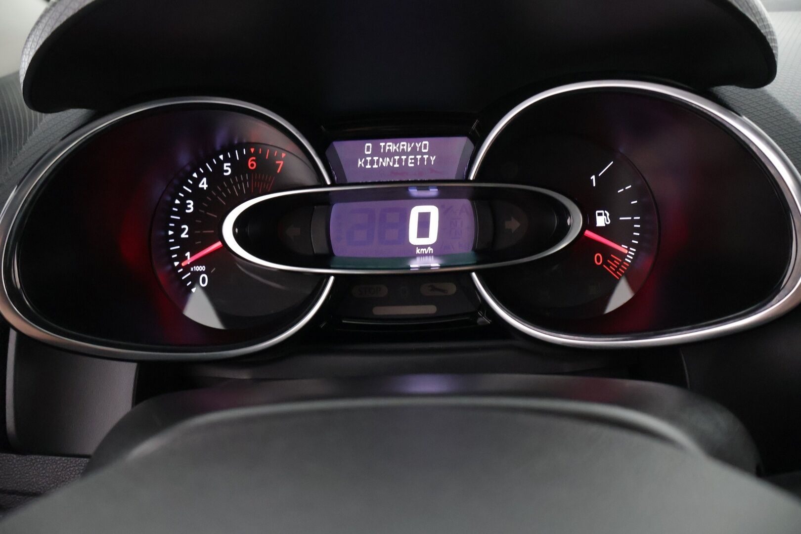 Renault Clio 2019 TCe 90 Fête / Vakkari / Navi / Lohkolämmitin+sisäpuhallin / Bluetooth / Ilmastointi - 2-om. Suomi-auto / 2x vanteet / Uudet Nokian nastarenkaat!