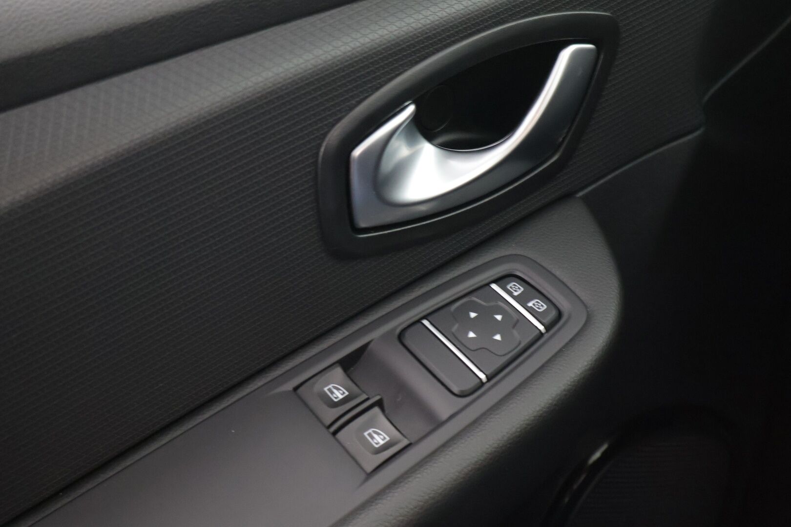 Renault Clio 2019 TCe 90 Fête / Vakkari / Navi / Lohkolämmitin+sisäpuhallin / Bluetooth / Ilmastointi - 2-om. Suomi-auto / 2x vanteet / Uudet Nokian nastarenkaat!