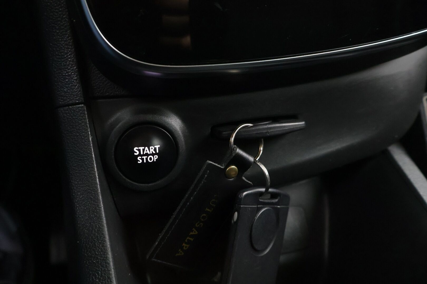 Renault Clio 2019 TCe 90 Fête / Vakkari / Navi / Lohkolämmitin+sisäpuhallin / Bluetooth / Ilmastointi - 2-om. Suomi-auto / 2x vanteet / Uudet Nokian nastarenkaat!