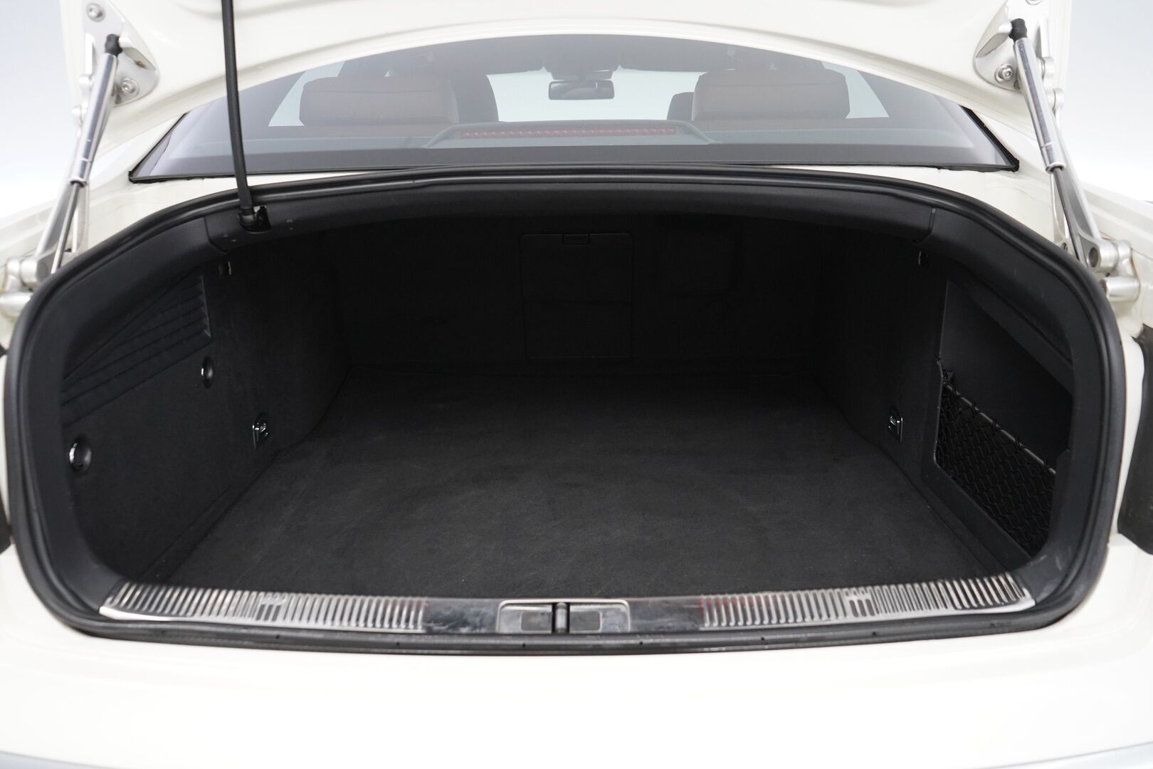 Volkswagen Phaeton 2014 3,0 V6 TDI 180 kW (245 hv) 4MOTION Tiptronic-automaatti * ACC / Kamera / Webasto / Hierovat & Ilmastoidut Muistinahat / Ilma-alusta * - SUPER VARUSTEET! / Särmä huoltohistoria / Kahdet vanteet - HULLUT VÄLIPÄIVÄT KORKOTARJOUS 2,49%