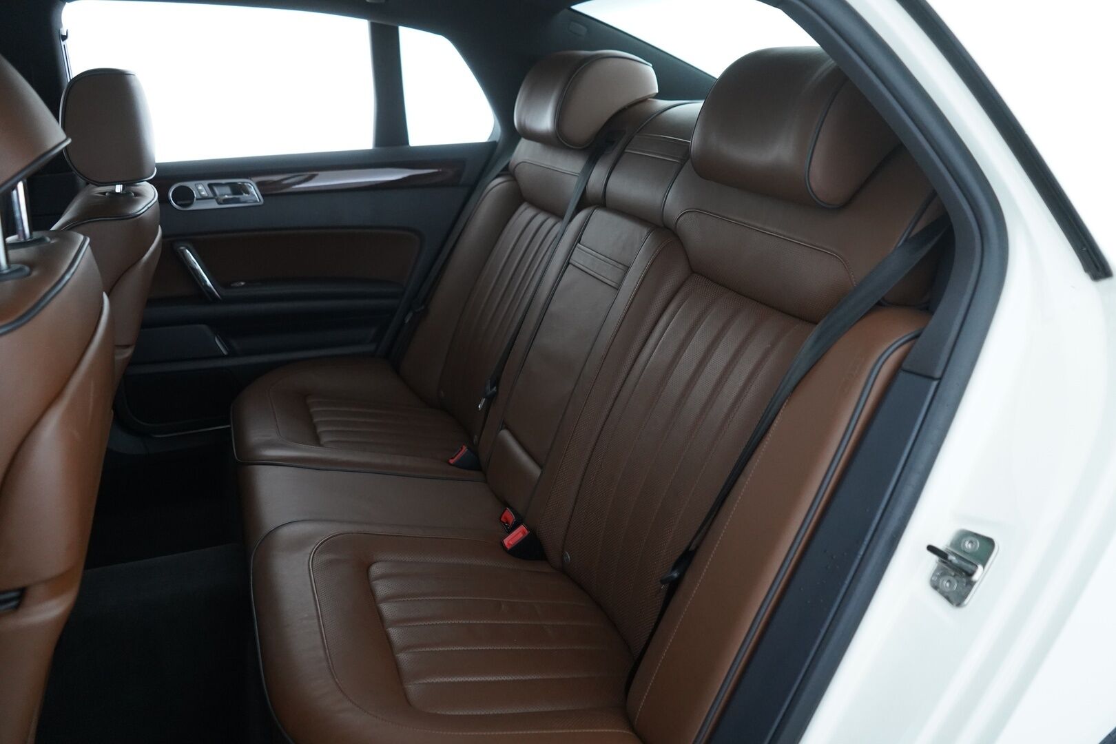 Volkswagen Phaeton 2014 3,0 V6 TDI 180 kW (245 hv) 4MOTION Tiptronic-automaatti * ACC / Kamera / Webasto / Hierovat & Ilmastoidut Muistinahat / Ilma-alusta * - SUPER VARUSTEET! / Särmä huoltohistoria / Kahdet vanteet - HULLUT VÄLIPÄIVÄT KORKOTARJOUS 2,49%