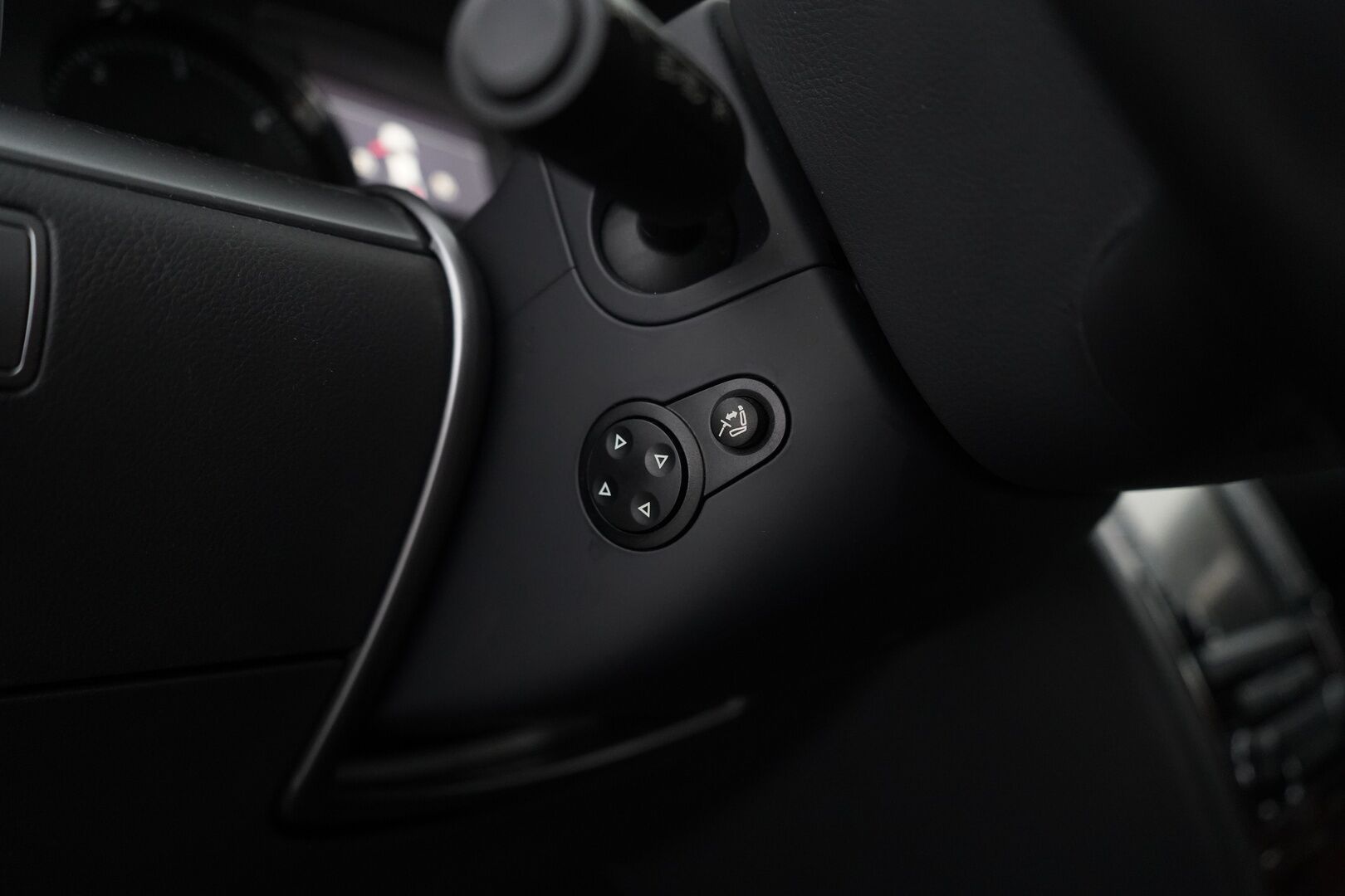 Volkswagen Phaeton 2014 3,0 V6 TDI 180 kW (245 hv) 4MOTION Tiptronic-automaatti * ACC / Kamera / Webasto / Hierovat & Ilmastoidut Muistinahat / Ilma-alusta * - SUPER VARUSTEET! / Särmä huoltohistoria / Kahdet vanteet - HULLUT VÄLIPÄIVÄT KORKOTARJOUS 2,49%