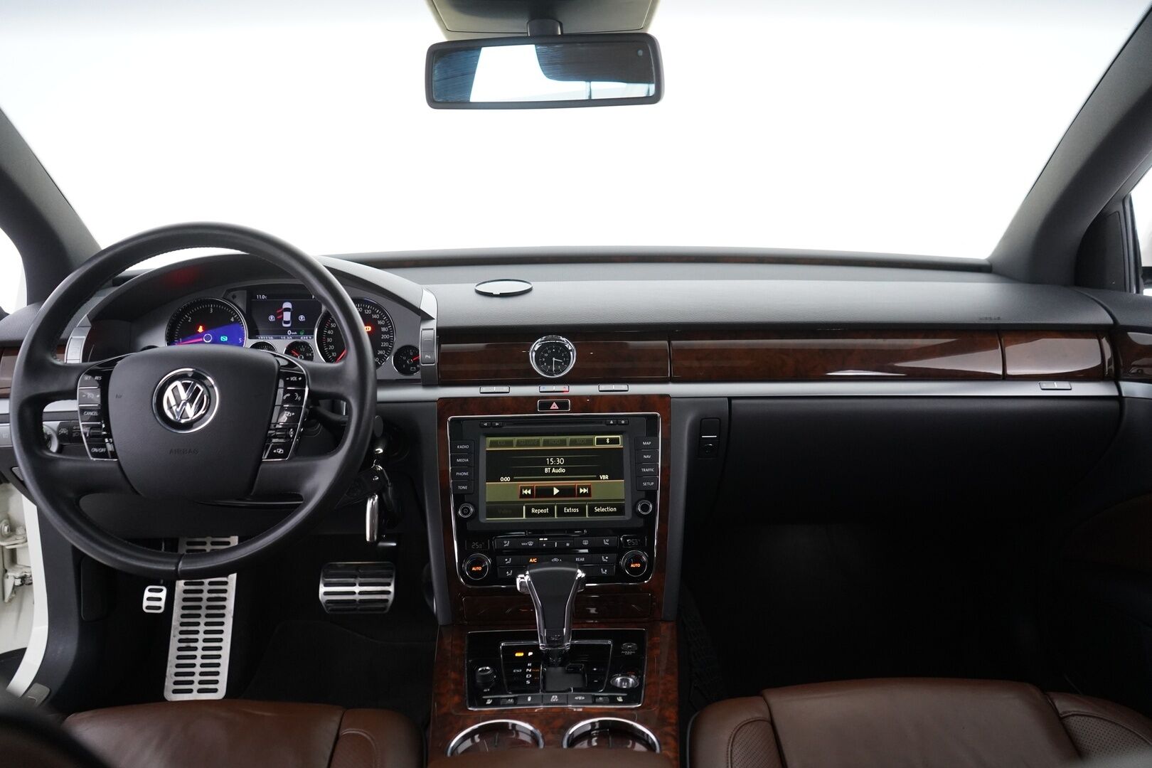 Volkswagen Phaeton 2014 3,0 V6 TDI 180 kW (245 hv) 4MOTION Tiptronic-automaatti * ACC / Kamera / Webasto / Hierovat & Ilmastoidut Muistinahat / Ilma-alusta * - SUPER VARUSTEET! / Särmä huoltohistoria / Kahdet vanteet - HULLUT VÄLIPÄIVÄT KORKOTARJOUS 2,49%