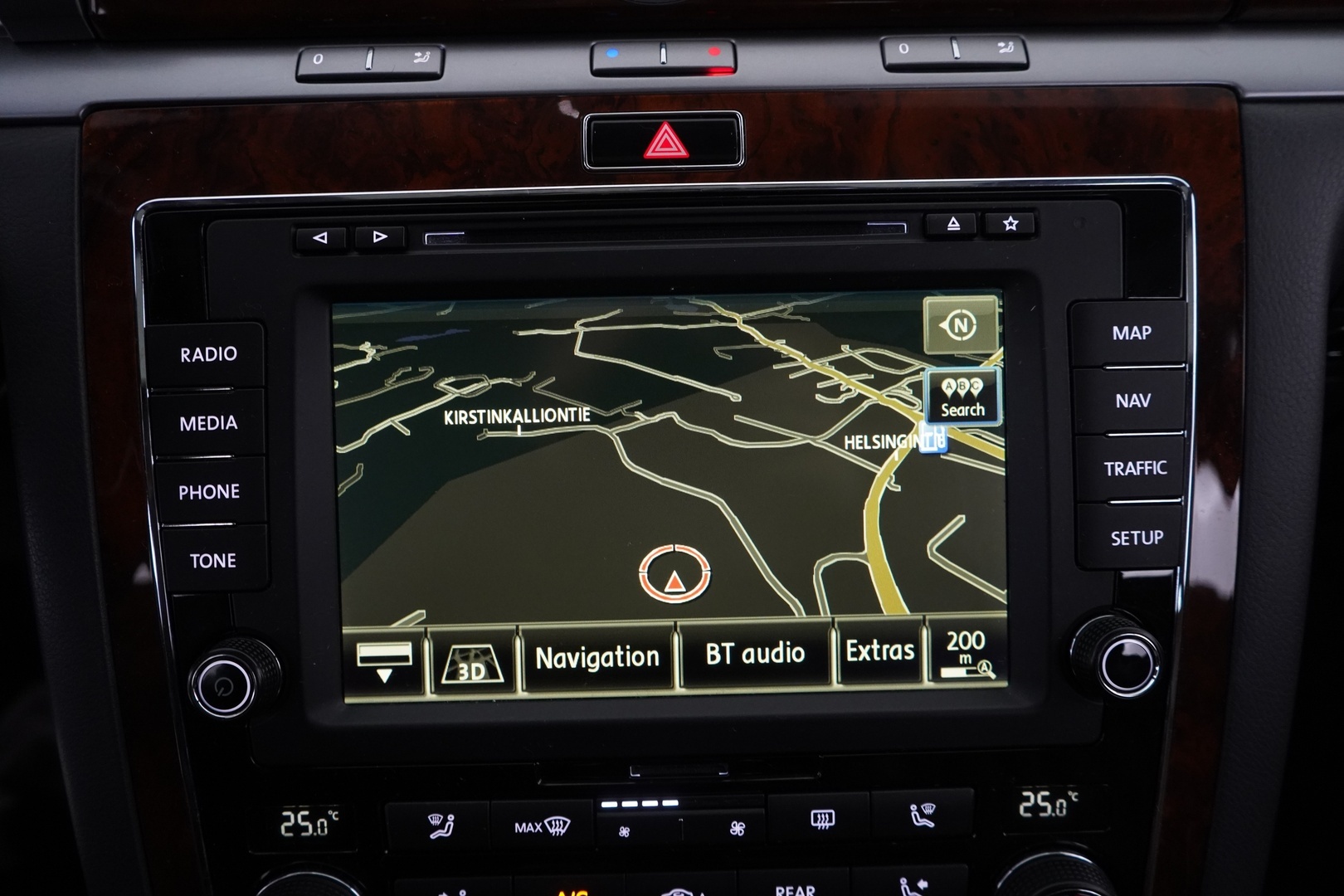 Volkswagen Phaeton 2014 3,0 V6 TDI 180 kW (245 hv) 4MOTION Tiptronic-automaatti * ACC / Kamera / Webasto / Hierovat & Ilmastoidut Muistinahat / Ilma-alusta * - SUPER VARUSTEET! / Särmä huoltohistoria / Kahdet vanteet - HULLUT VÄLIPÄIVÄT KORKOTARJOUS 2,49%