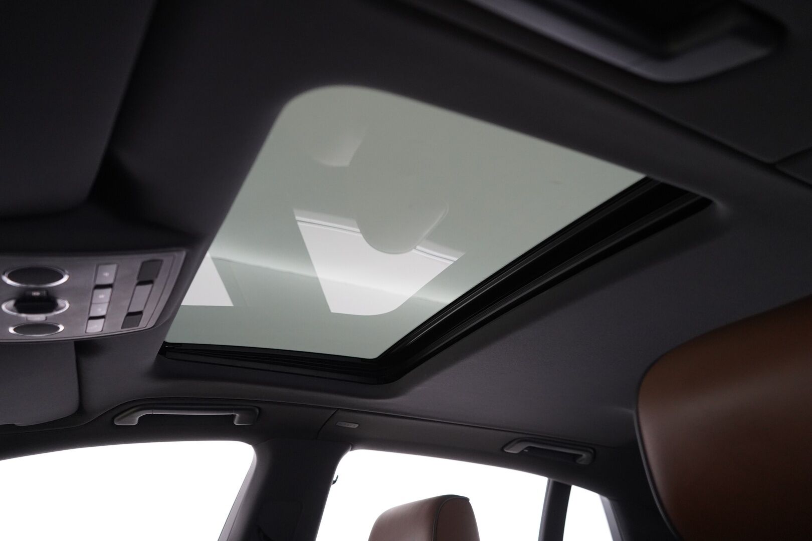 Volkswagen Phaeton 2014 3,0 V6 TDI 180 kW (245 hv) 4MOTION Tiptronic-automaatti * ACC / Kamera / Webasto / Hierovat & Ilmastoidut Muistinahat / Ilma-alusta * - SUPER VARUSTEET! / Särmä huoltohistoria / Kahdet vanteet - HULLUT VÄLIPÄIVÄT KORKOTARJOUS 2,49%