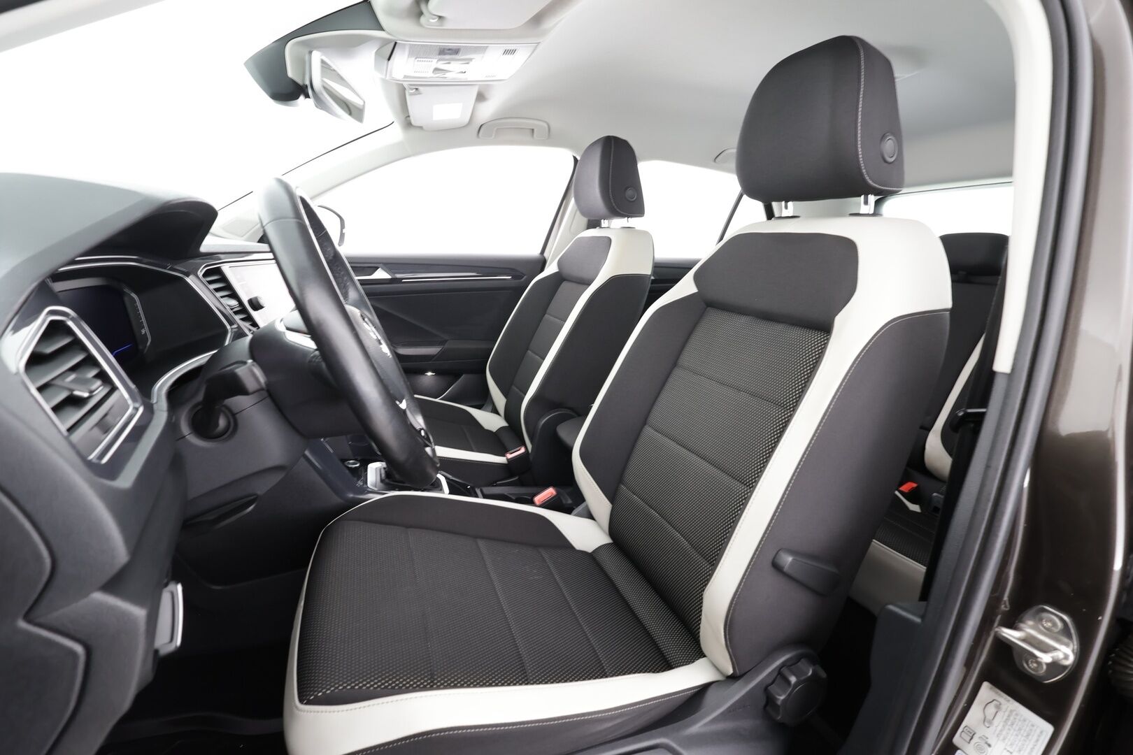 Volkswagen T-Roc 2019 Sport 1,5 TSI EVO 110 kW  DSG * Digimittaristo / ACC / P.tutkat / LED / Webasto / KeylessGo  * - Suomi-auto / Kahdet renkaat aluvanteilla 