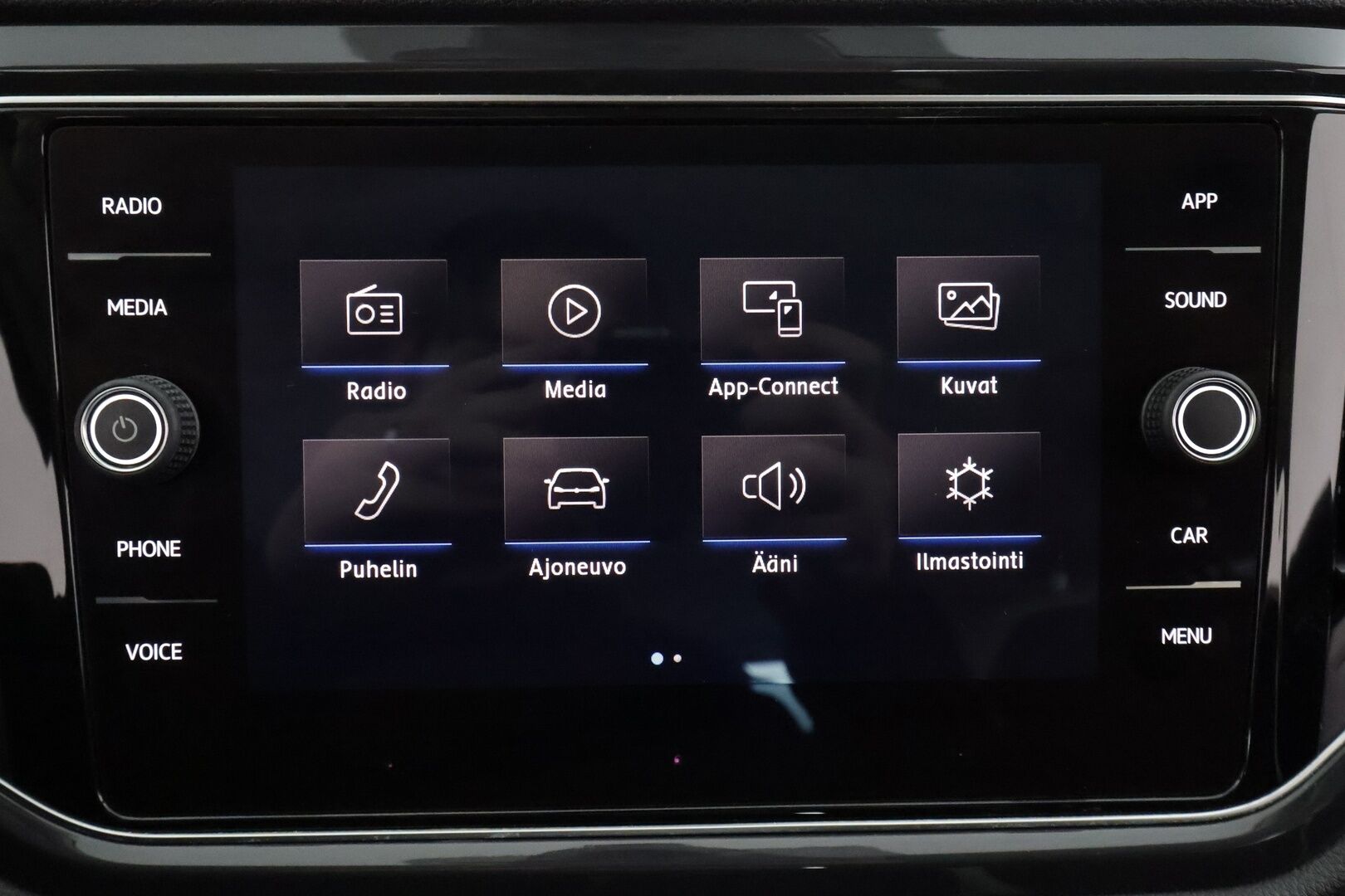 Volkswagen T-Roc 2019 Sport 1,5 TSI EVO 110 kW (150 hv) DSG-automaatti * Webasto / Adapt.Vakkari / Digimittari / LED / KeylessGo / P-Tutkat - Suomi-auto / Kahdet renkaat aluvanteilla / Siisti!