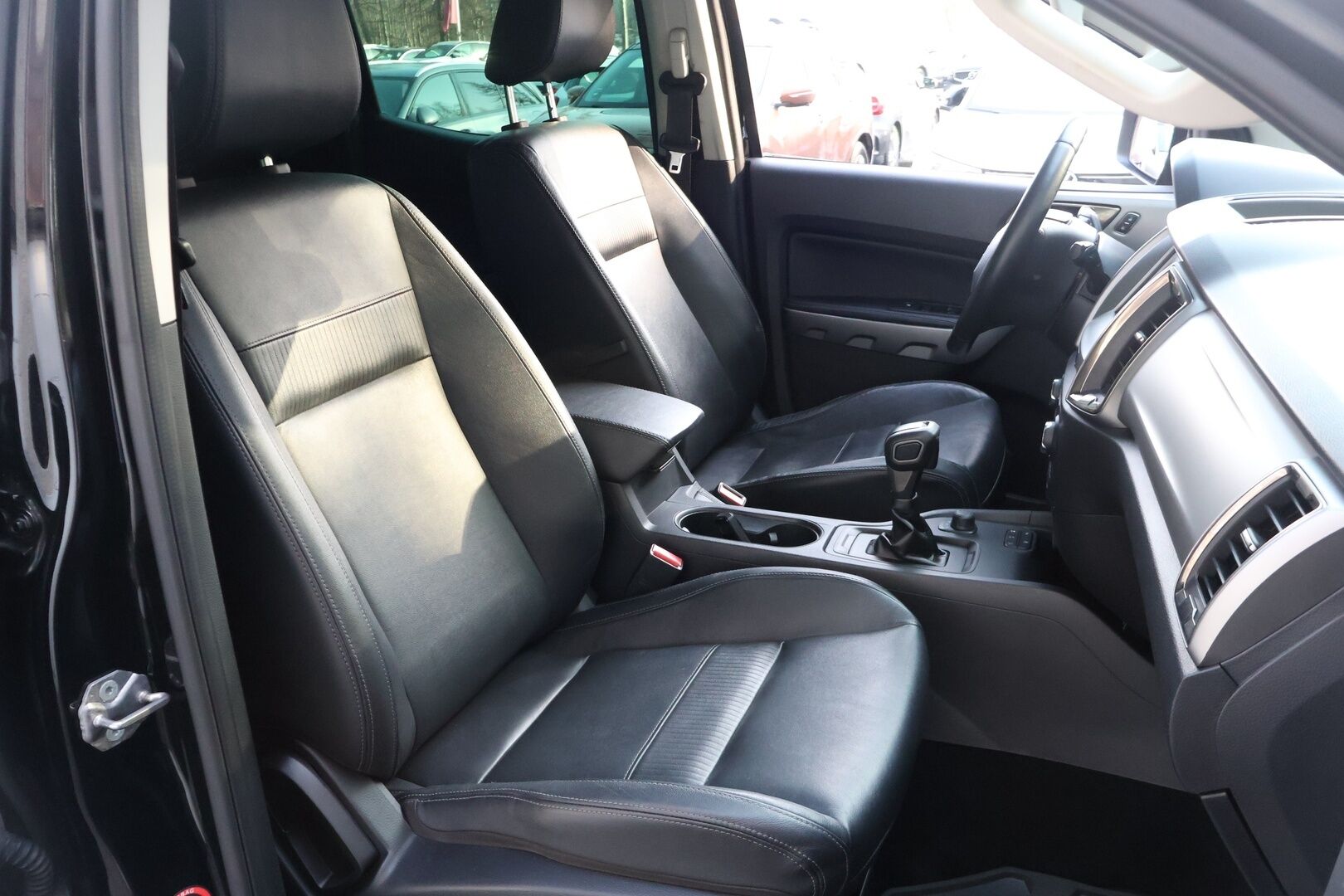 Ford Ranger 2019 Double Cab 2,0 TDCi 213 hp A10 4x4 Limited / Webasto / Nahkaverhoilu / Vetokoukku / Peruutuskamera / Astinlaudat / - HULLUT AVAJAISHULINAT KORKOTARJOUS 3,29 %