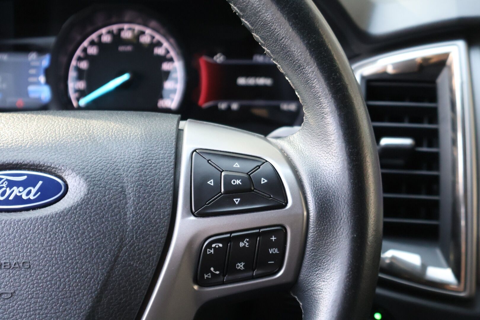 Ford Ranger 2019 Double Cab 2,0 TDCi 213 hp A10 4x4 Limited / Webasto / Nahkaverhoilu / Vetokoukku / Peruutuskamera / Astinlaudat / - HULLUT AVAJAISHULINAT KORKOTARJOUS 3,29 %