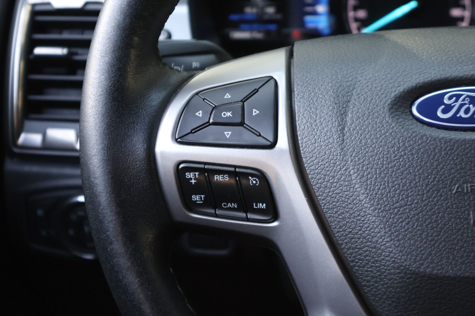 Ford Ranger 2019 Double Cab 2,0 TDCi 213 hp A10 4x4 Limited / Webasto / Nahkaverhoilu / Vetokoukku / Peruutuskamera / Astinlaudat / - HULLUT AVAJAISHULINAT KORKOTARJOUS 3,29 %