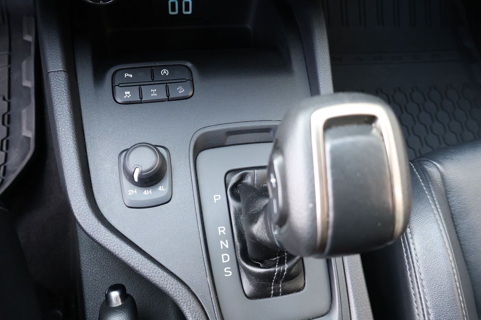 Ford Ranger 2019 Double Cab 2,0 TDCi 213 hp A10 4x4 Limited / Webasto / Nahkaverhoilu / Vetokoukku / Peruutuskamera / Astinlaudat / - HULLUT AVAJAISHULINAT KORKOTARJOUS 3,29 %