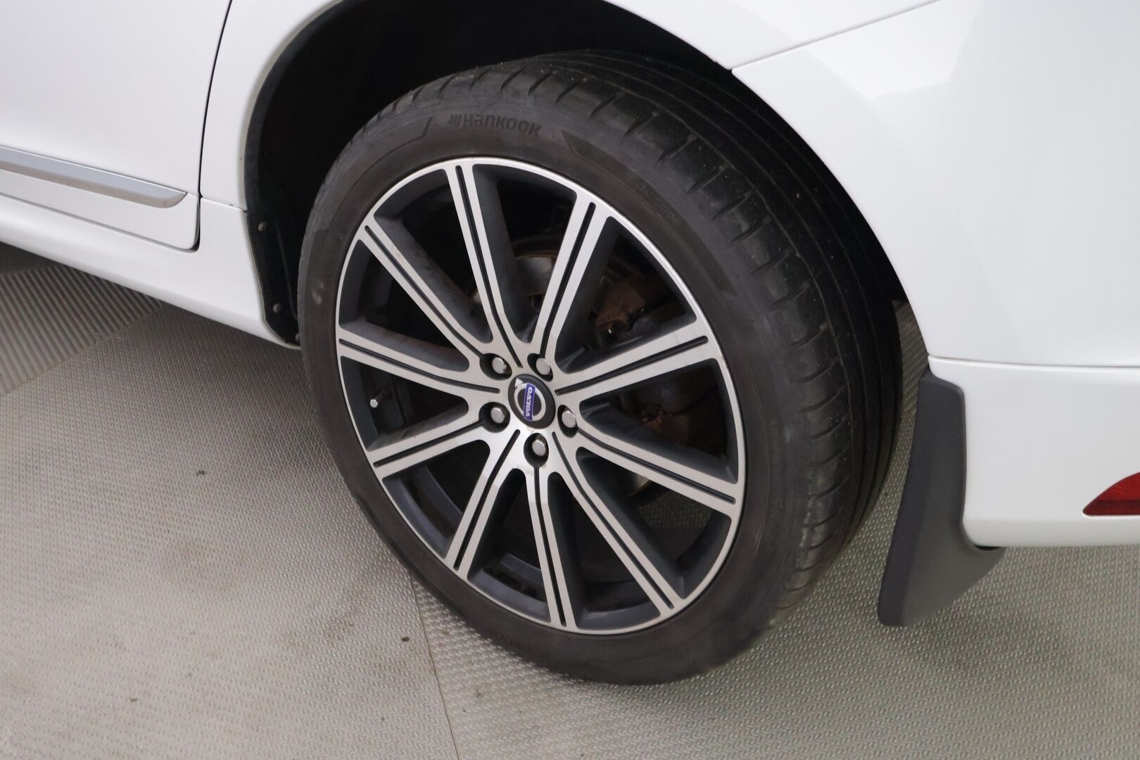 Volvo XC60 2013 D4 AWD Summum aut * Panorama / Keyless / Navi / Webasto / High Perf Audio / Koukku * - *Polestar optimoitu / 20'' vanteet kesälle / Vahva 2.4l moottori* 