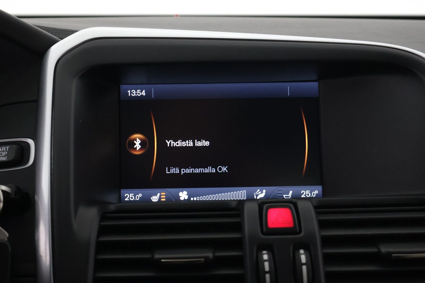 Volvo XC60 2013 D4 AWD Summum aut * Panorama / Keyless / Navi / Webasto / High Perf Audio / Koukku * - *Polestar optimoitu / 20'' vanteet kesälle / Vahva 2.4l moottori* 