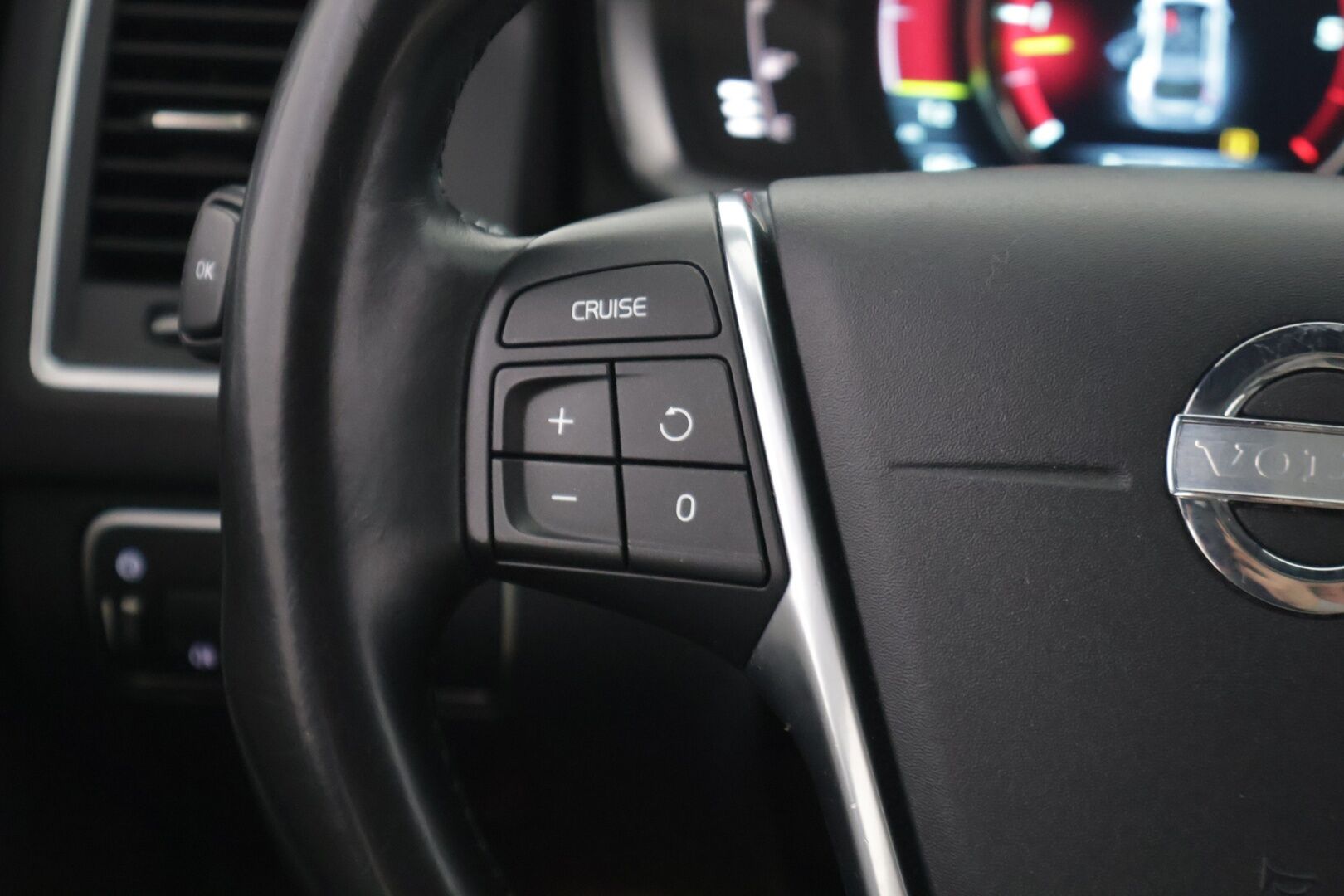 Volvo XC60 2013 D4 AWD Summum aut * Panorama / Keyless / Navi / Webasto / High Perf Audio / Koukku * - *Polestar optimoitu / 20'' vanteet kesälle / Vahva 2.4l moottori* 