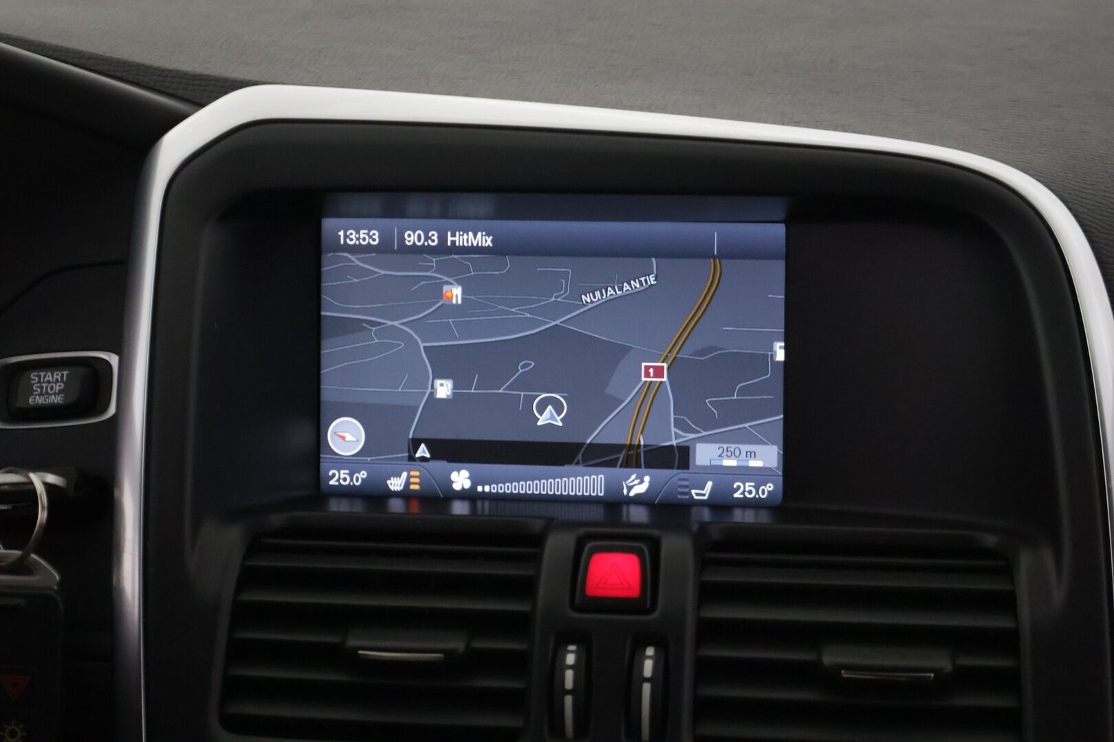 Volvo XC60 2013 D4 AWD Summum aut * Panorama / Keyless / Navi / Webasto / High Perf Audio / Koukku * - *Polestar optimoitu / 20'' vanteet kesälle / Vahva 2.4l moottori* 