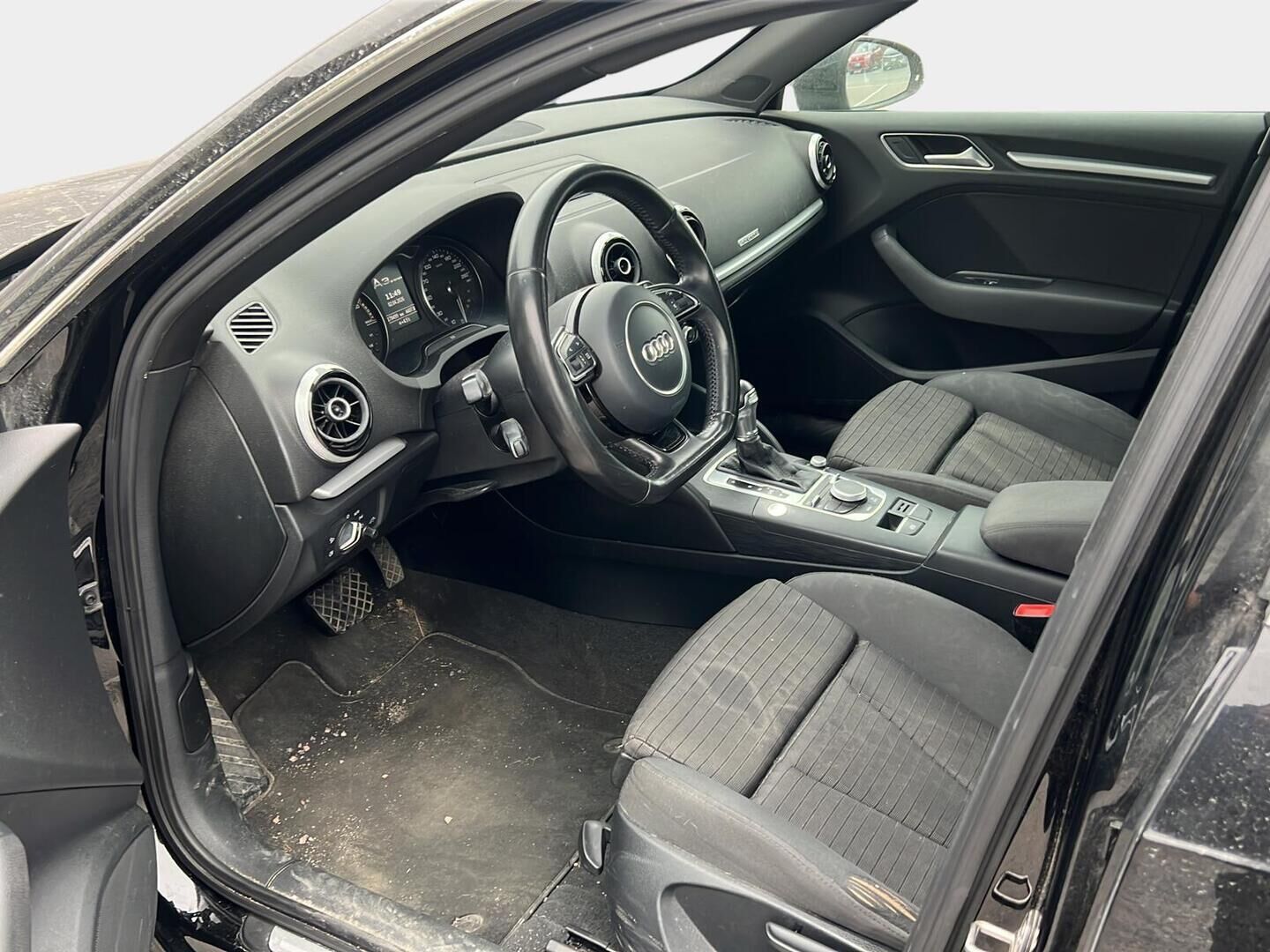 Audi A3 2015 Sportback Business Sport 1,4 TFSI e-tron S tronic * Akusto vaihdettu / Kattoluukku / LED / Sporttipenkit / Upea! - Peruutustutka / Juuri tullut Tampereelle! - HULLUT AVAJAISHULINAT KORKOTARJOUS 3,29 %