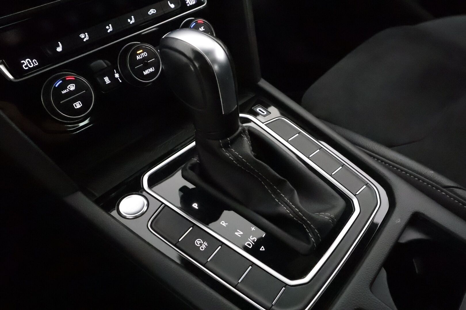 Volkswagen Arteon 2019 R-Line Limited Edition 2,0 TDI SCR 4MOTION DSG **Webasto / Koukku / Lasikattoluukku / Adapt.Vakkari / LED / P.kamera / - Suomi-auto / Kahdet Renkaat