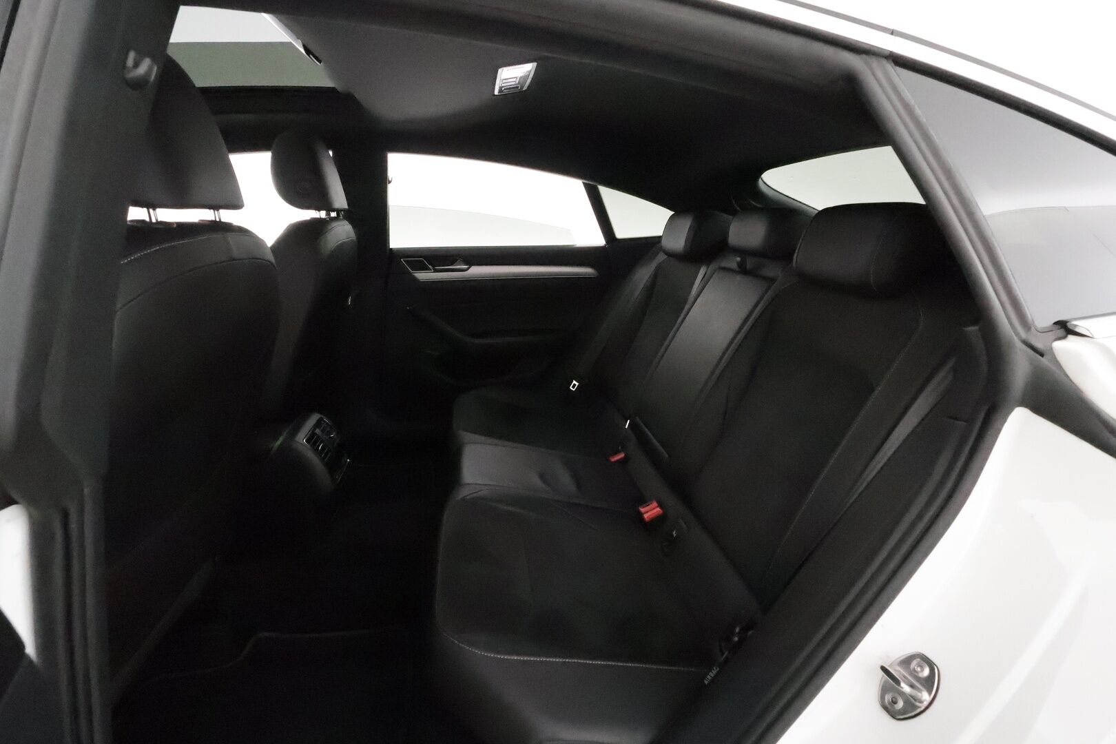 Volkswagen Arteon 2019 R-Line Limited Edition 2,0 TDI SCR 4MOTION DSG **Webasto / Koukku / Lasikattoluukku / Adapt.Vakkari / LED / P.kamera / - Suomi-auto / Kahdet Renkaat