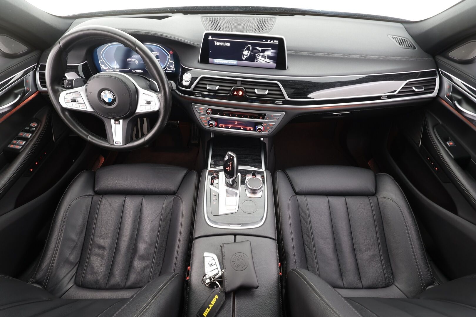 BMW 745 2020 G12 Sedan 745Le A xDrive M-Sport - | ACC | HUD | Comfort nahat muistilla | Laser | H/K | Sky Lounge | Panorama | Sähk. takapenkit | DAP | Eleohjaus | Comfort Access | P.kamera |
